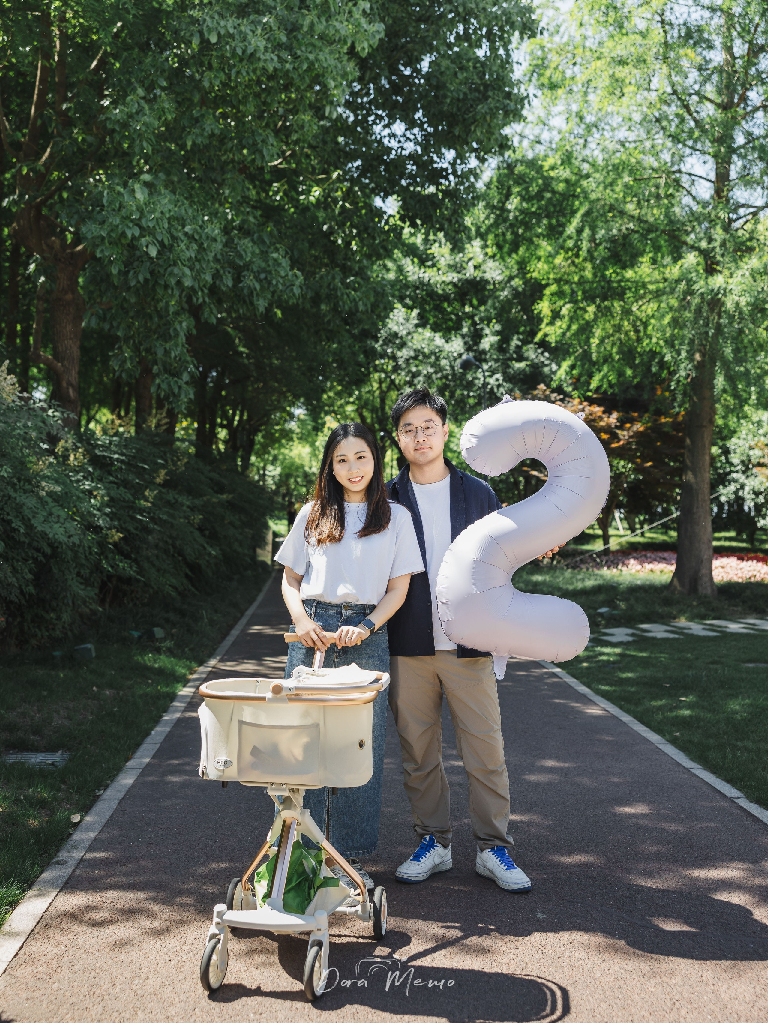 A Cat Family’s Second Anniversary — Shanghai Family Photographer Park Session