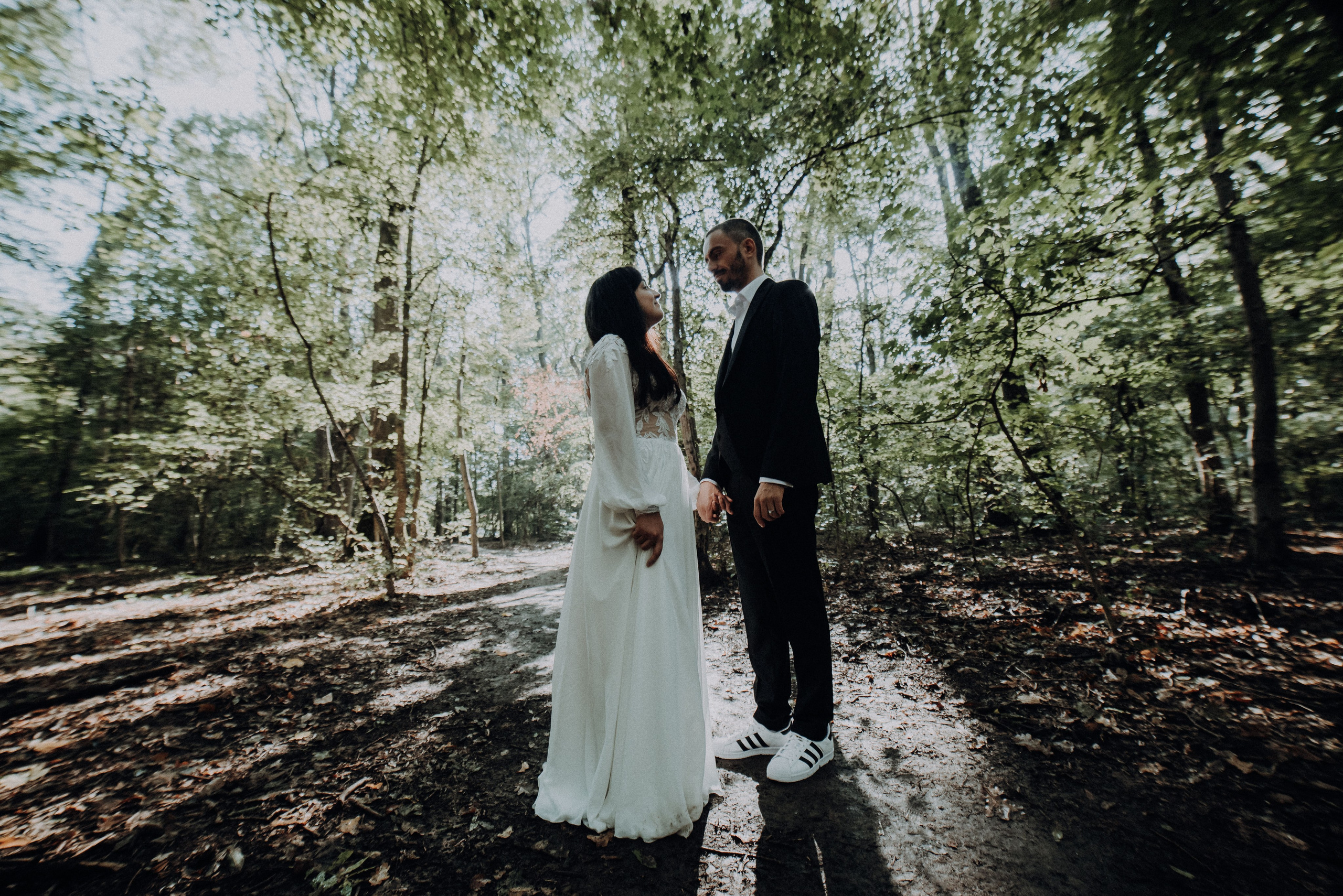 Trash the dress Bucuresti, padurea Baneasa, save the date, sedinta foto padure, fotograf sedinta foto, fotograf indragostiti, foto speciale 