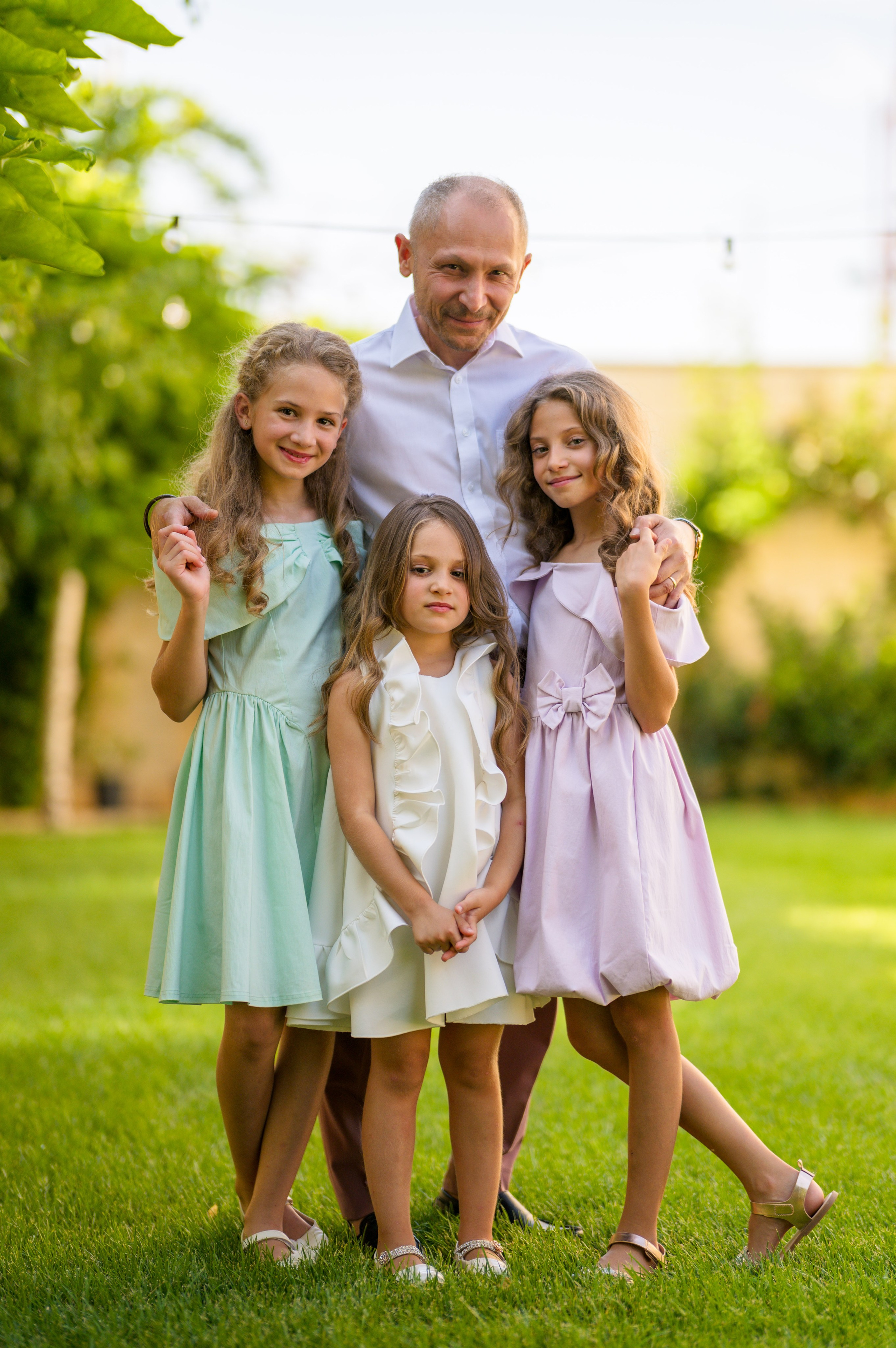 Sedinta foto de familie, sedinta foto acasa, sedinta foto premium, sedinta foto in gradina,  album de familie, fotografie de familie, amintiri de familie, sedinta foto relaxata, fotografie de cuplu, sedinta foto profesionala, fotograf profesionist Bucuresti