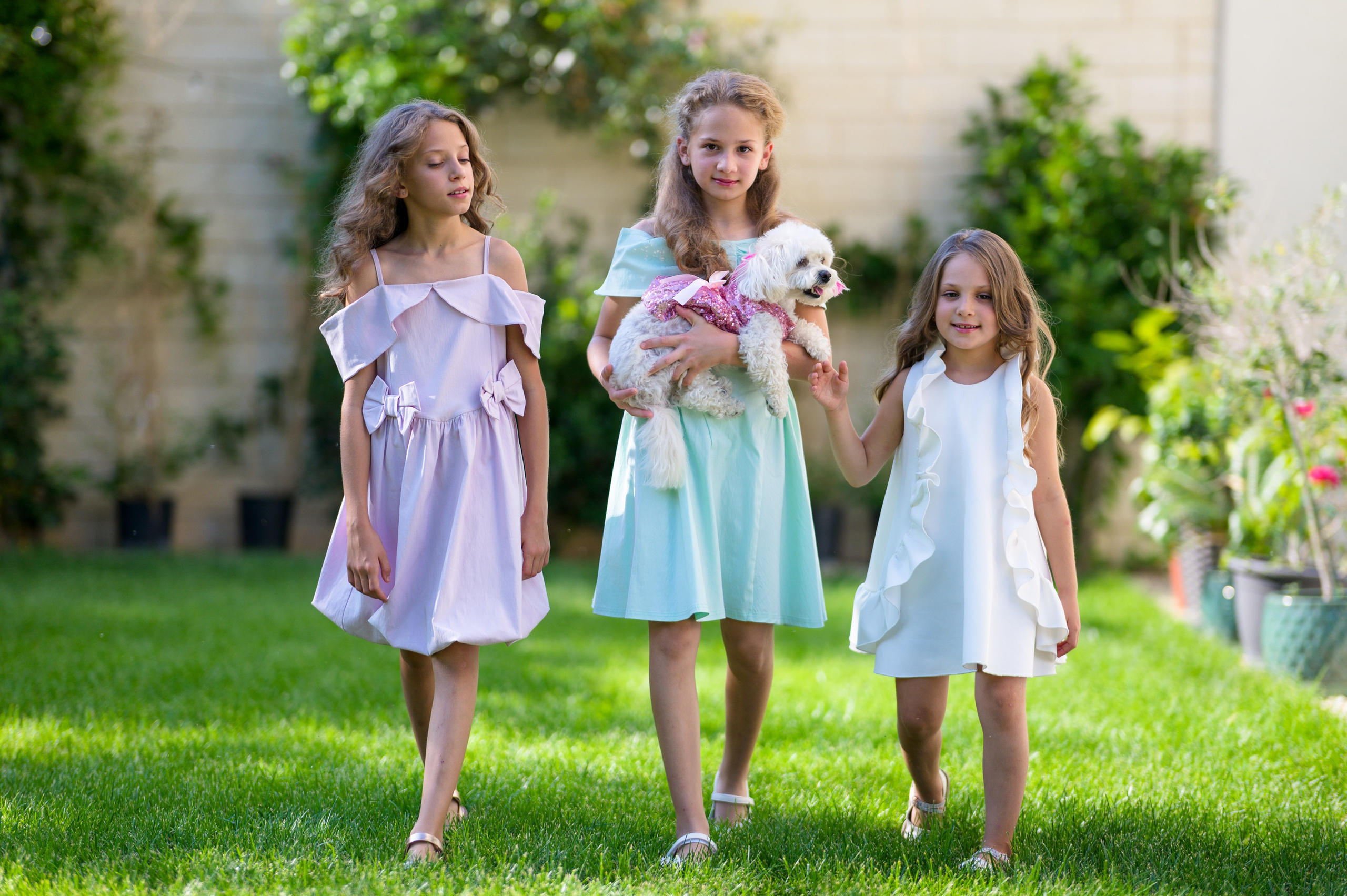 Sedinta foto de familie, sedinta foto acasa, sedinta foto premium, sedinta foto in gradina,  album de familie, fotografie de familie, amintiri de familie, sedinta foto relaxata, fotografie de cuplu, sedinta foto profesionala, fotograf profesionist Bucuresti