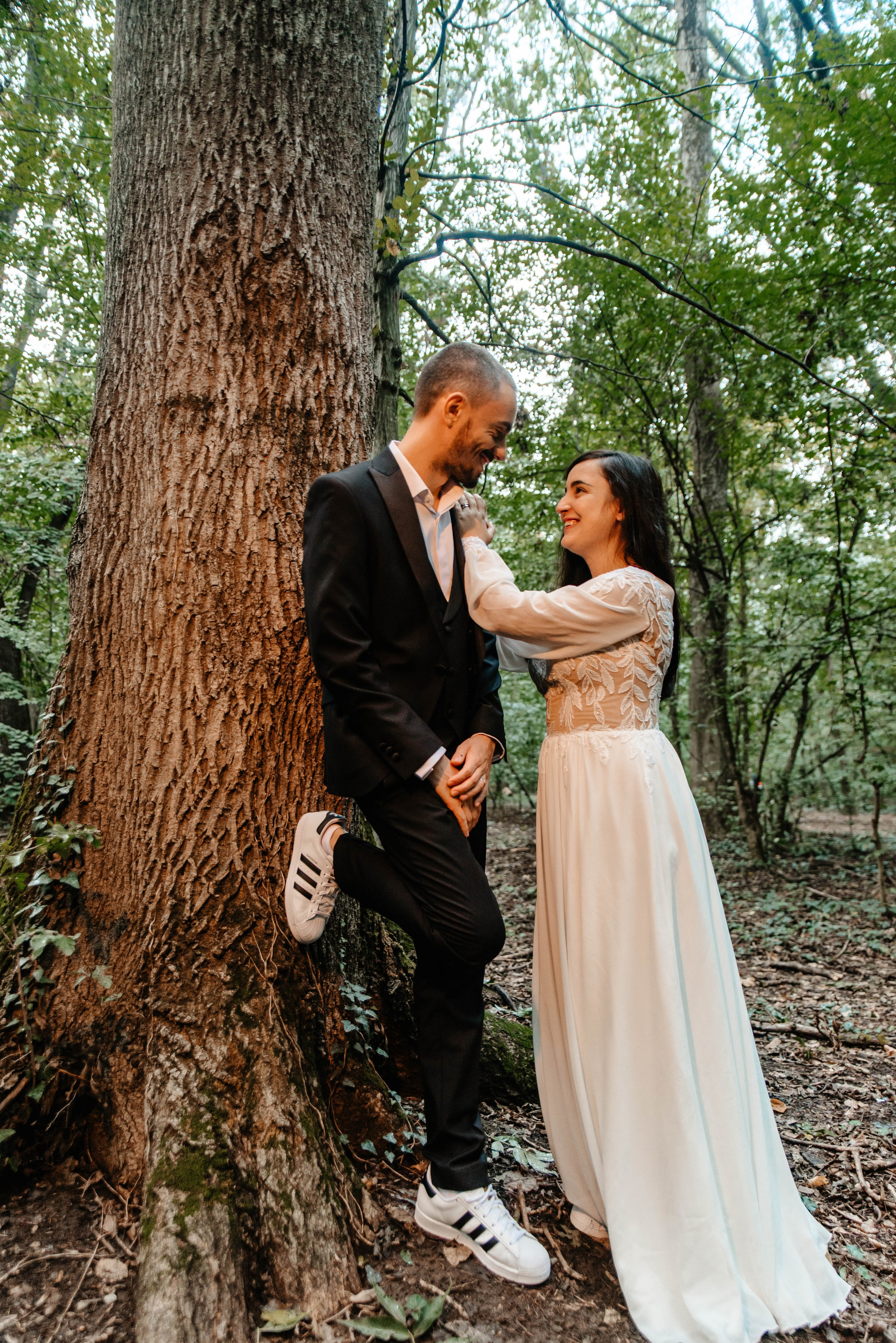 Trash the dress Bucuresti, padurea Baneasa, save the date, sedinta foto padure, fotograf sedinta foto, fotograf indragostiti, foto speciale 