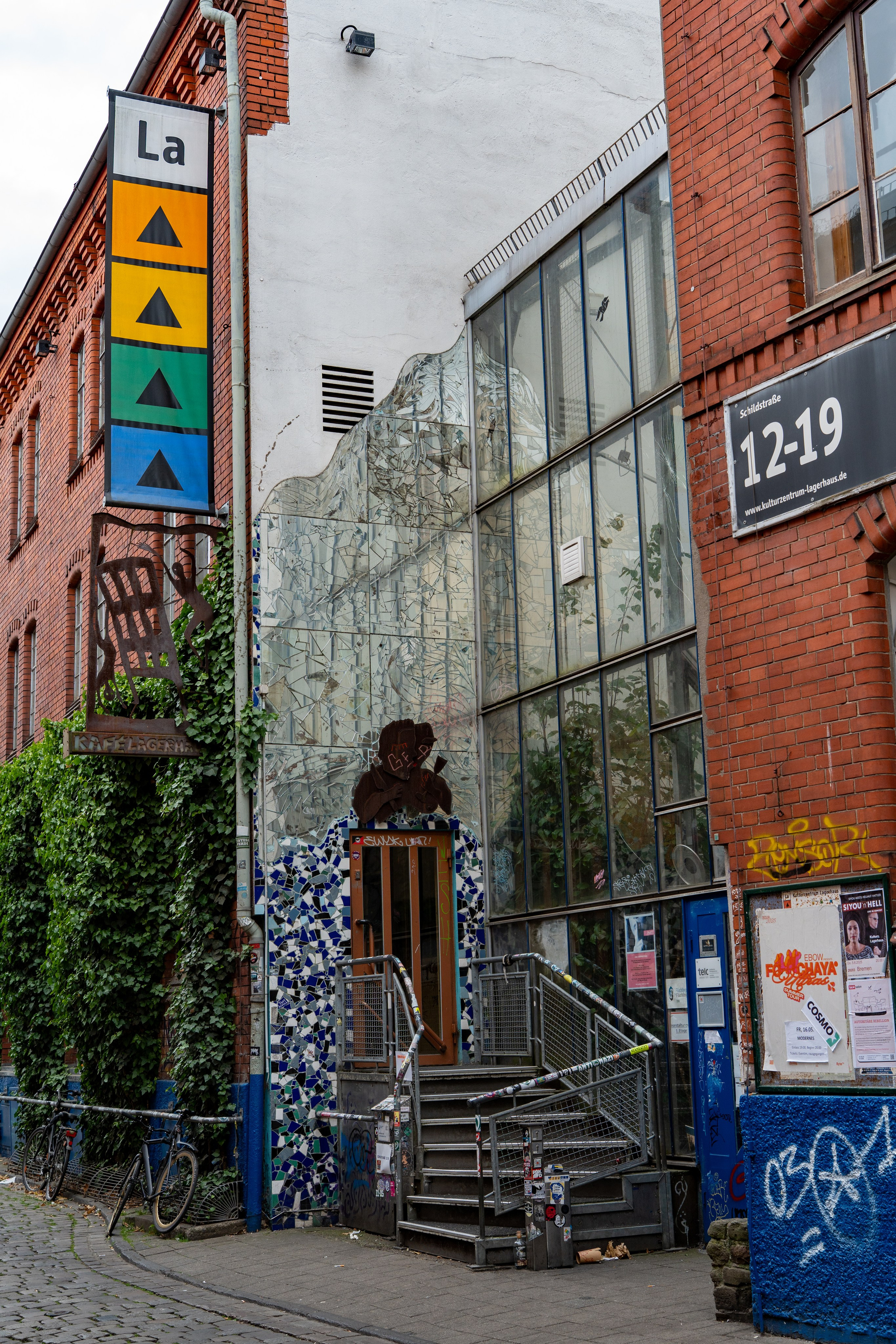 A little bit of street in Bremen #1. URBANSTREETFILES.ART