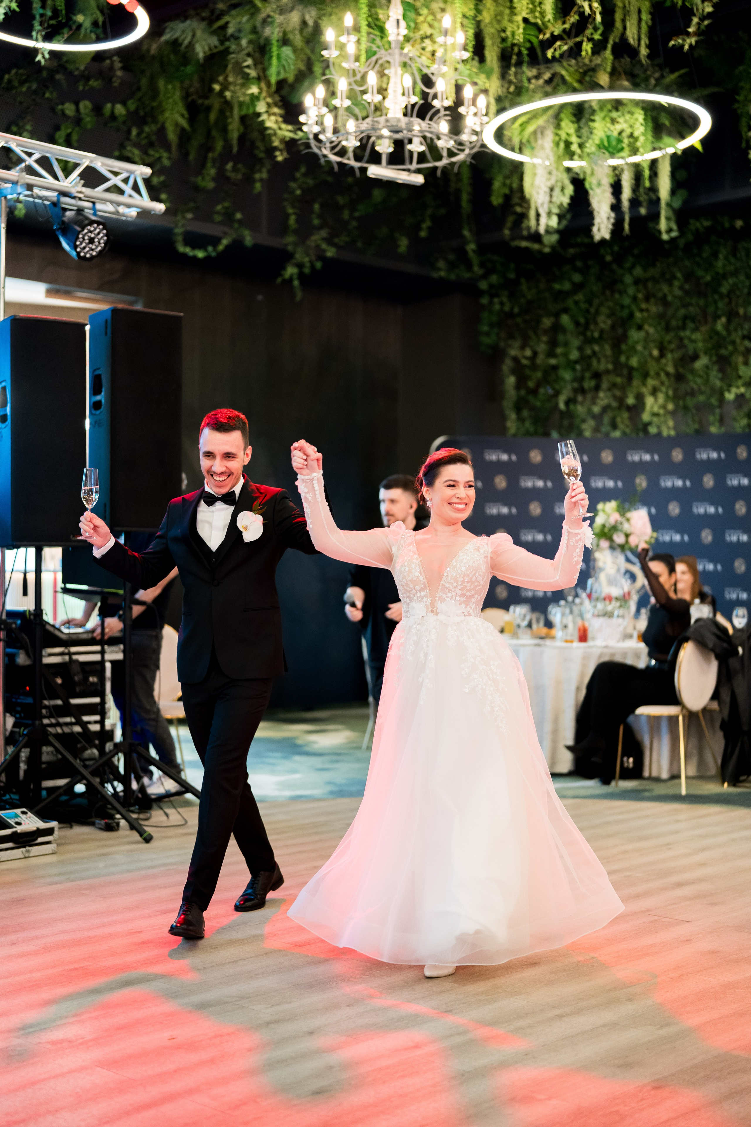 PARTY. Gabriel Florea — Fotograf nuntă București