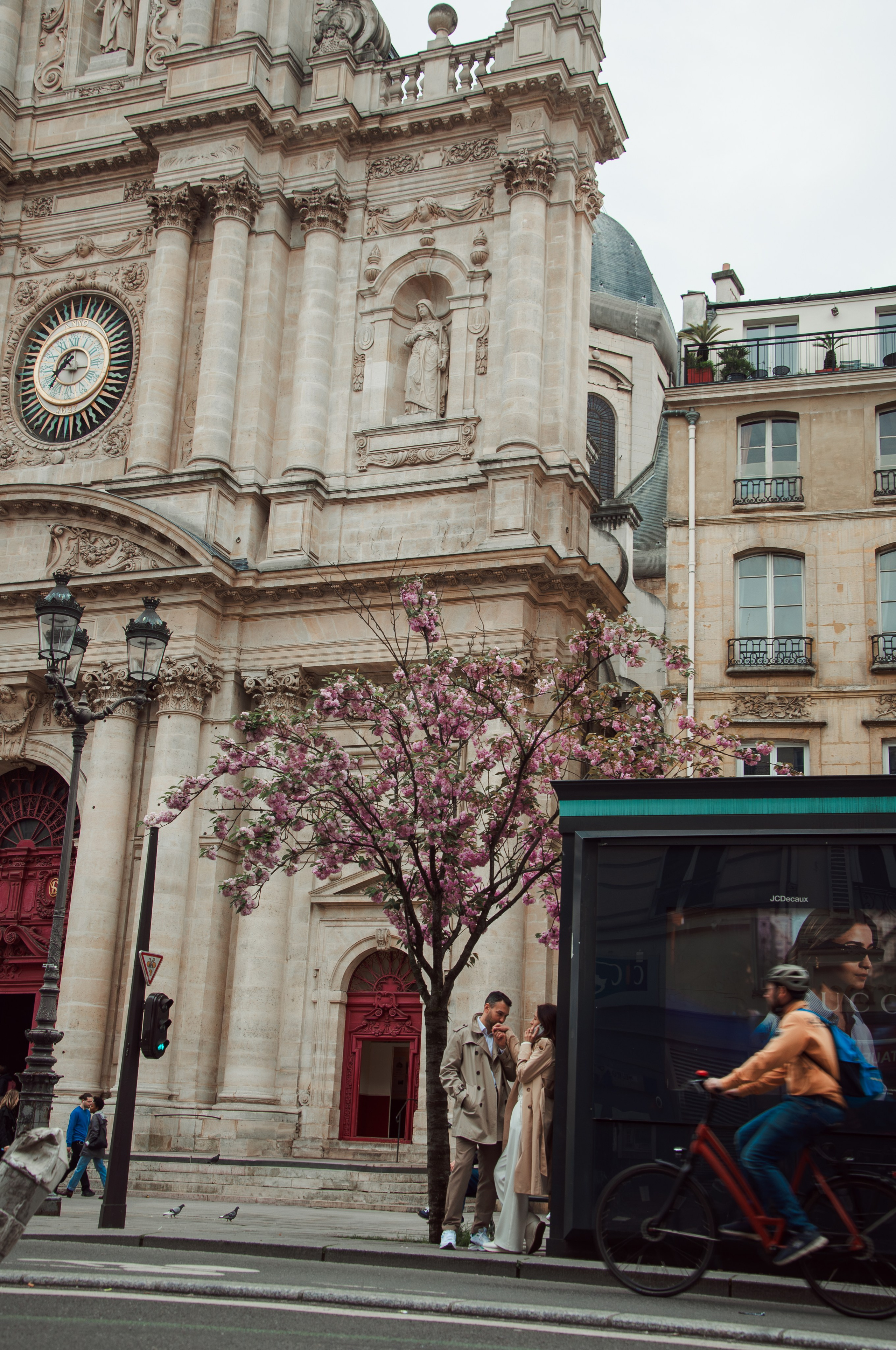 Street couple photoshoot. Paris photographer — Polina Osipova