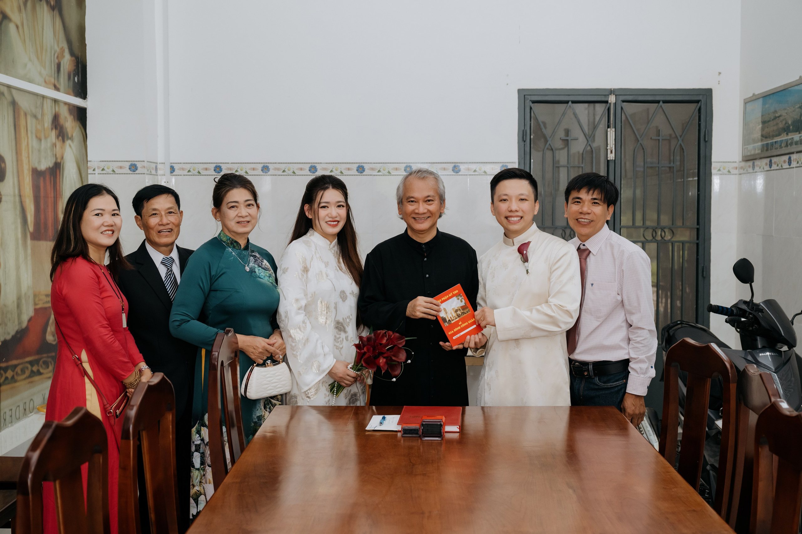 Church Wedding / TRANG & TUONG. Saigon Wedding Present | Art Beyond Moments