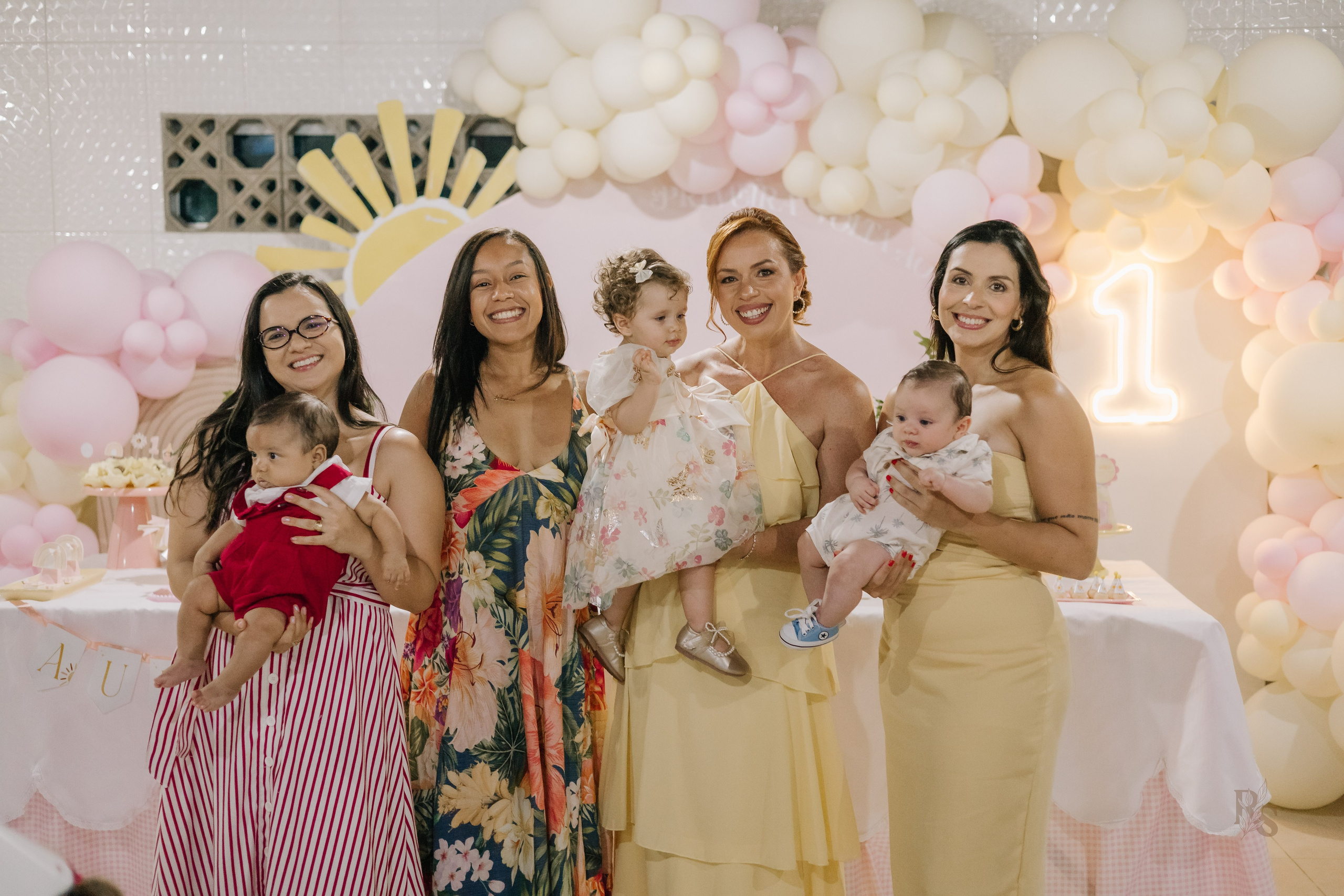 Aurora — 1 ano. Fotógrafo Richard Silvestre — Casamentos na Bahia