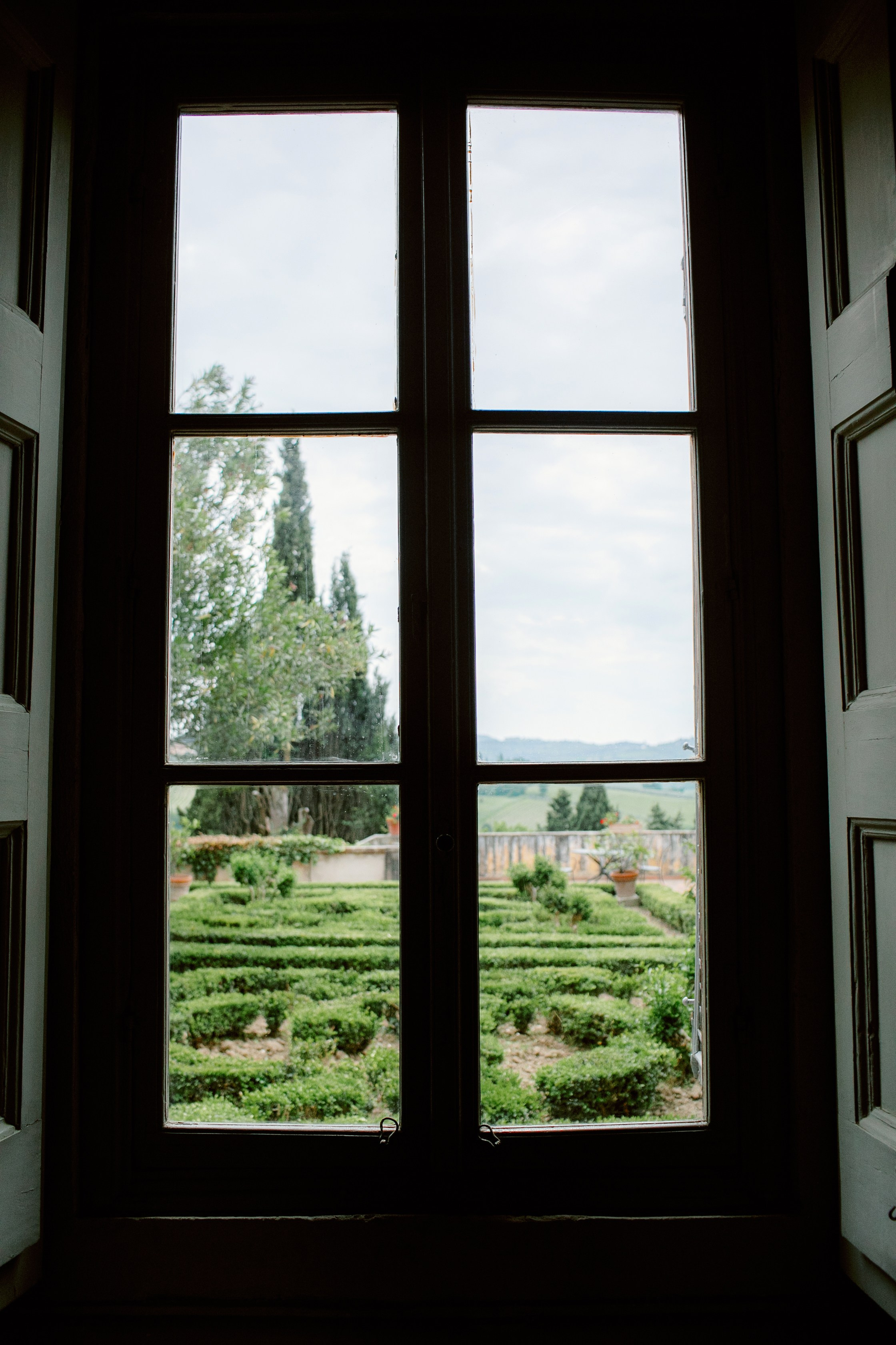 Tuscany Castello di Montegufoni wedding. Iurkovski PHOTOGRAPHY in Europe. Luxury destination weddings and events