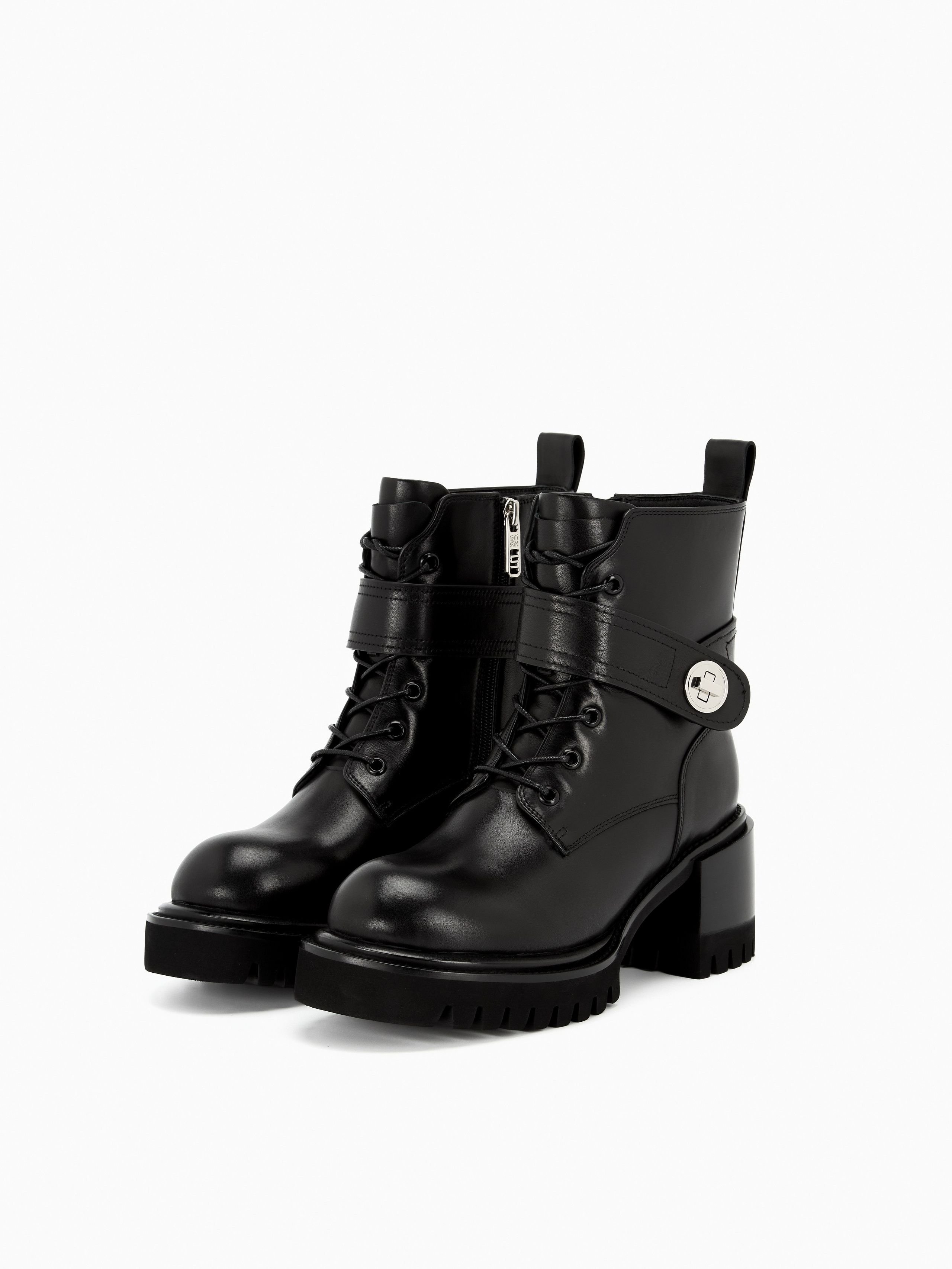 Обувь. Предметная фотосъемка в Алматы. Студия фото и видео съемки товаров