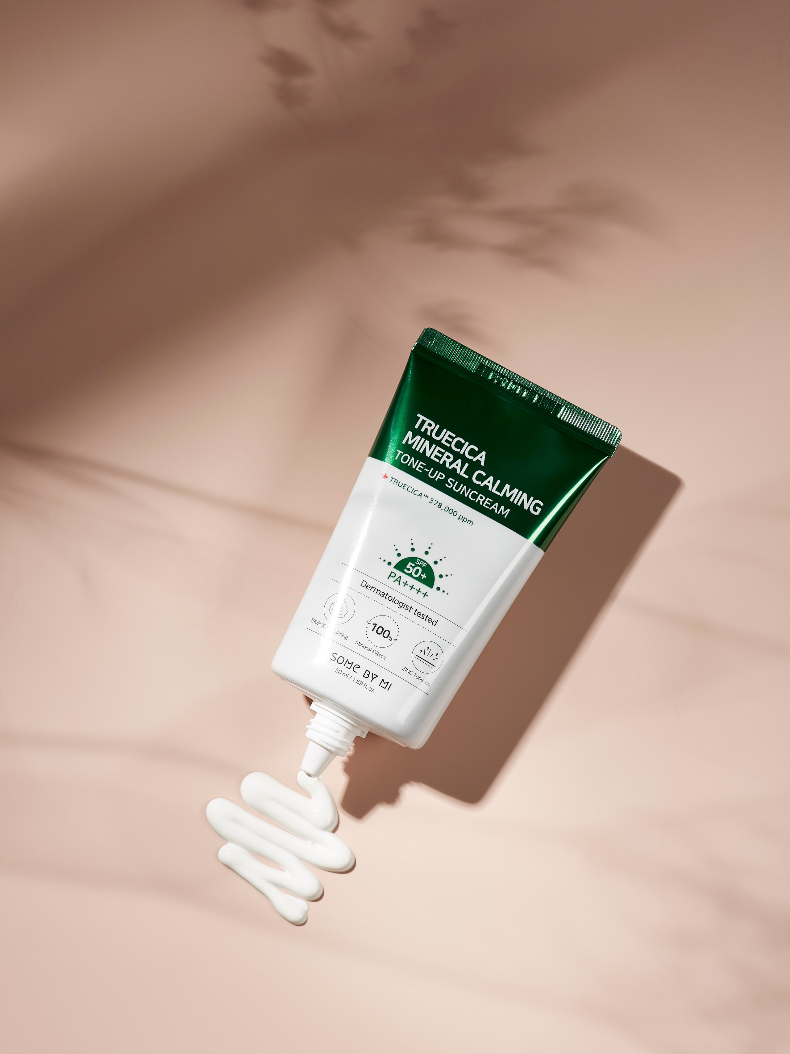 Красота и косметика. Предметная фотосъемка в Алматы. Студия фото и видео съемки товаров