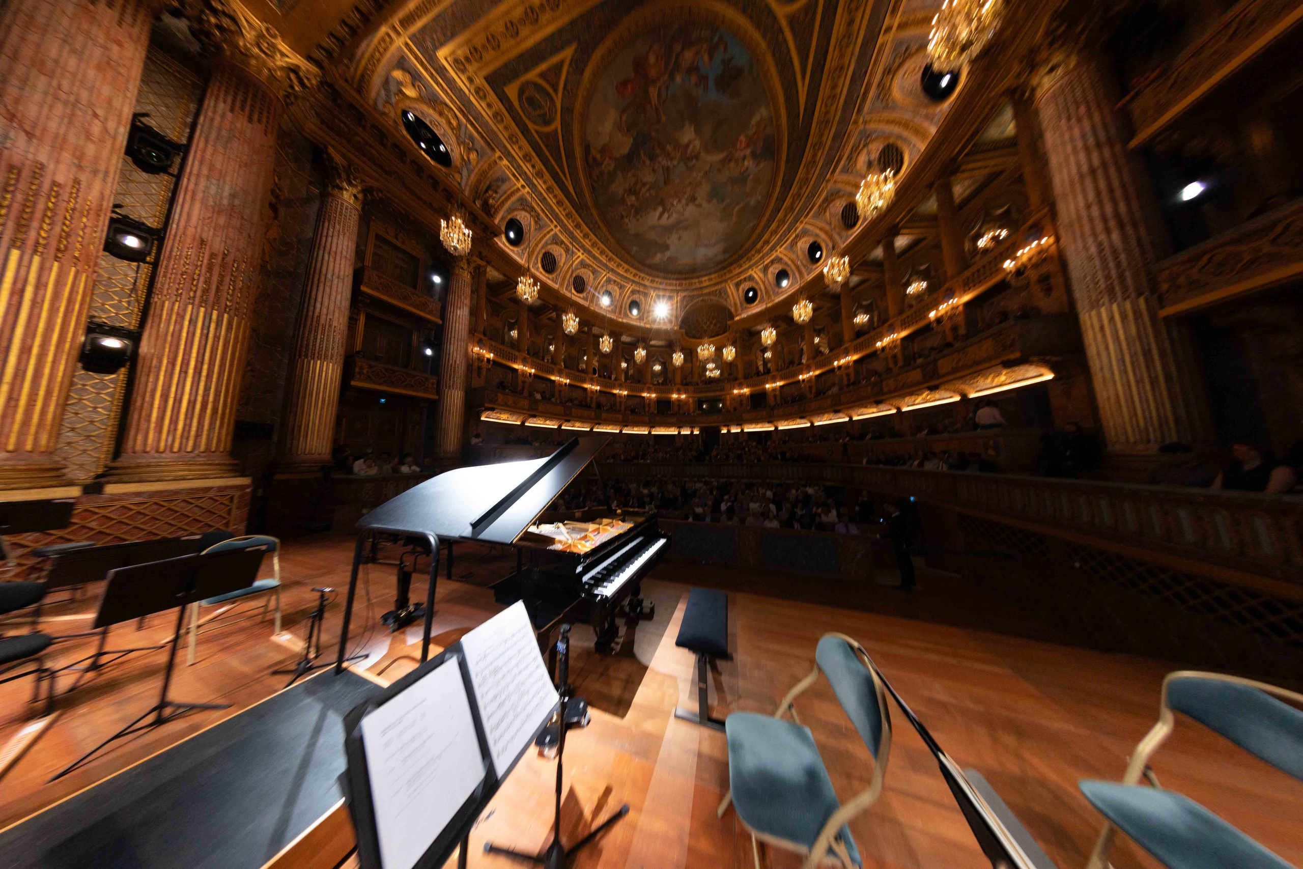 ROYAL OPERA VERSAILLES (PARIS). Wedding&Event photographer Ismail Rzayev in Baku