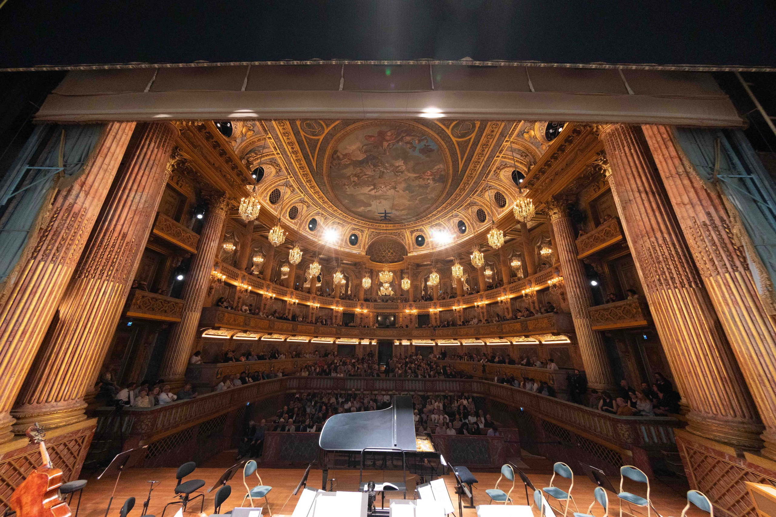 ROYAL OPERA VERSAILLES (PARIS). Wedding&Event photographer Ismail Rzayev in Baku