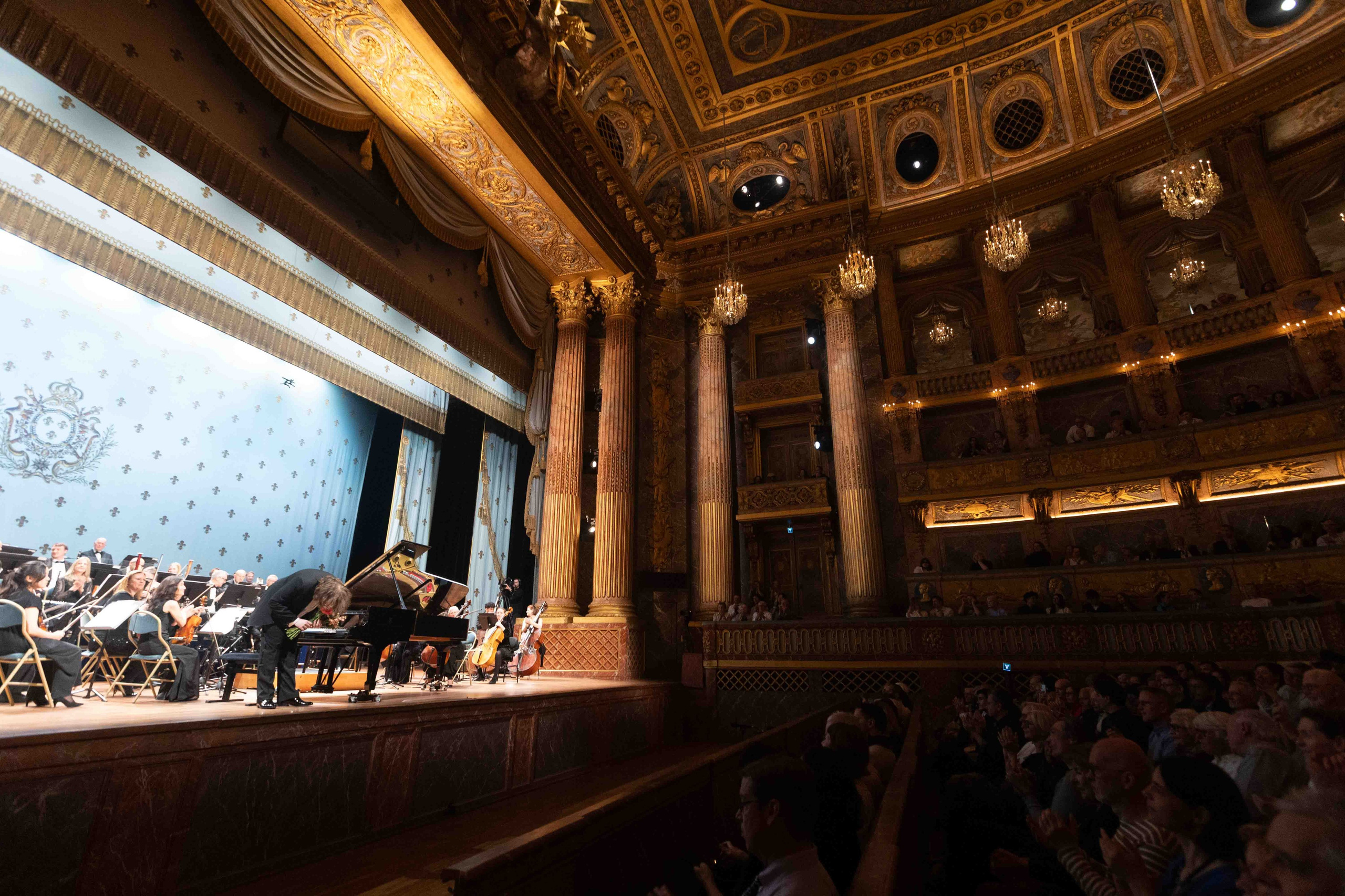 ROYAL OPERA VERSAILLES (PARIS). Wedding&Event photographer Ismail Rzayev in Baku
