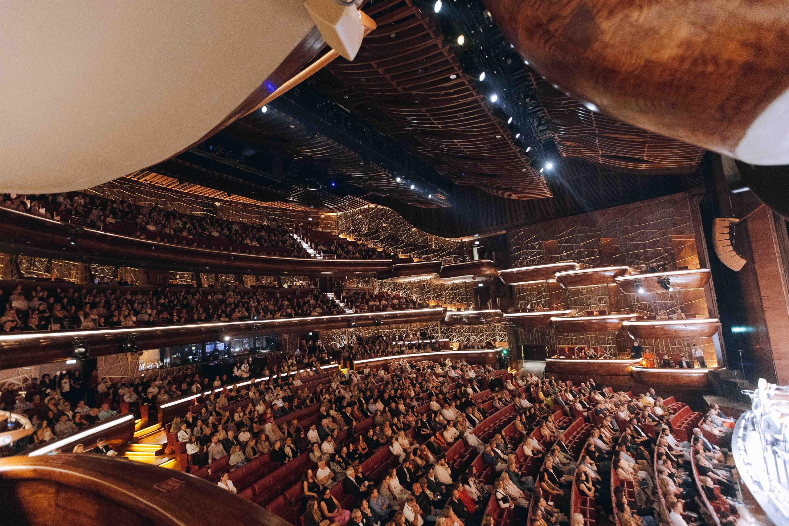 DUBAI OPERA. Wedding&Event photographer Ismail Rzayev in Baku