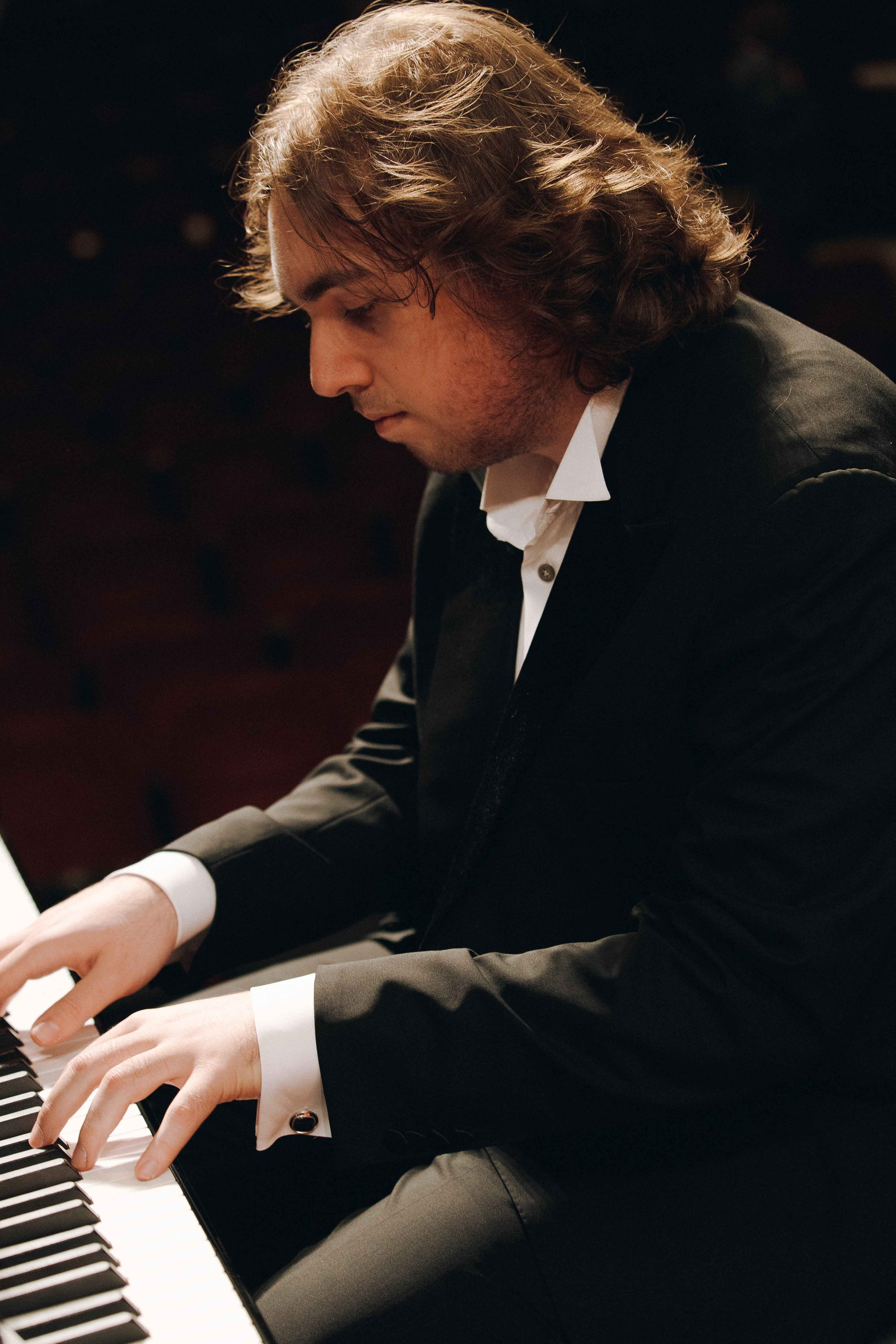 The Tchaikovsky Academic Grand Symphony Orchestra in Istanbul. Wedding&Event photographer Ismail Rzayev in Baku