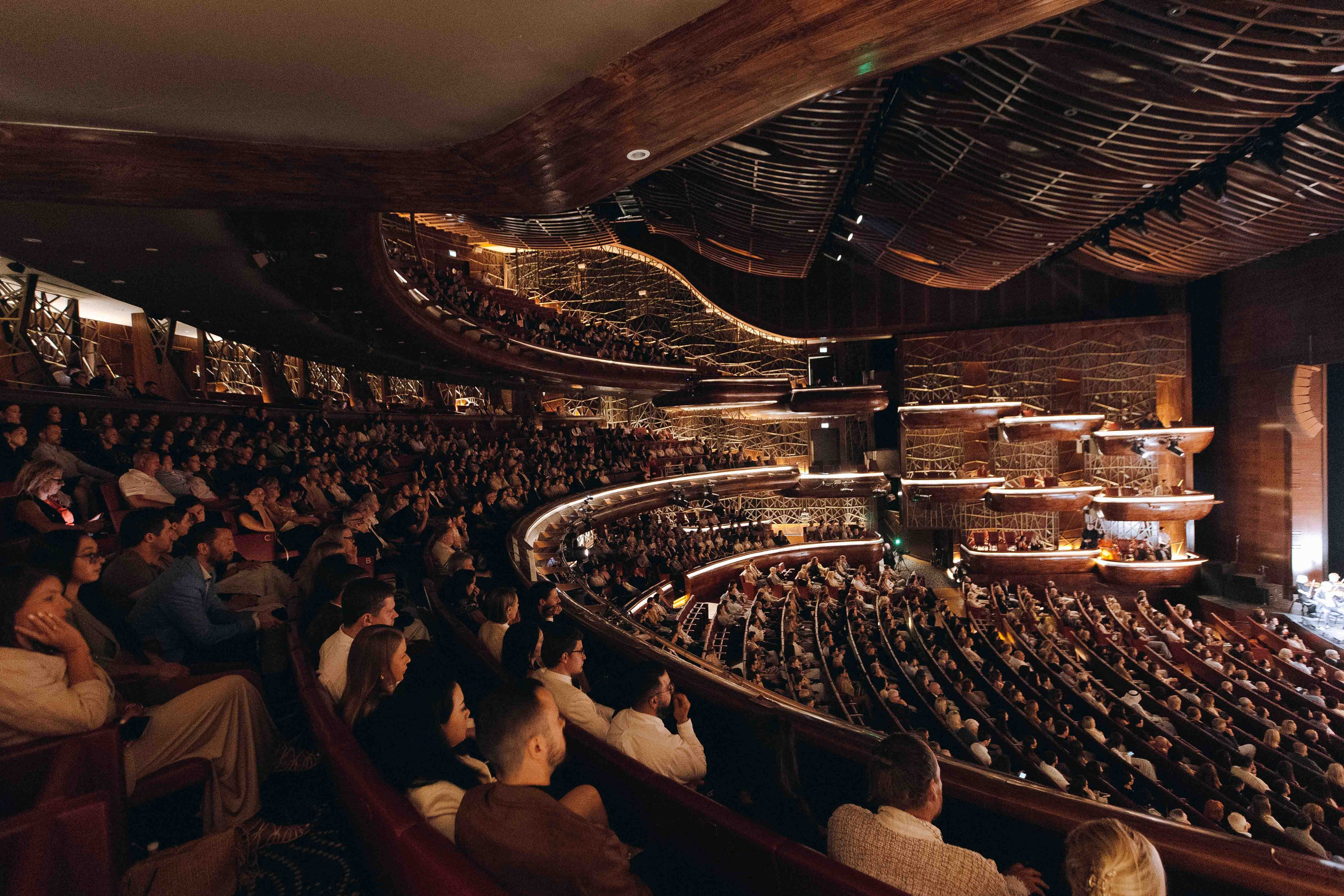 DUBAI OPERA. Wedding&Event photographer Ismail Rzayev in Baku