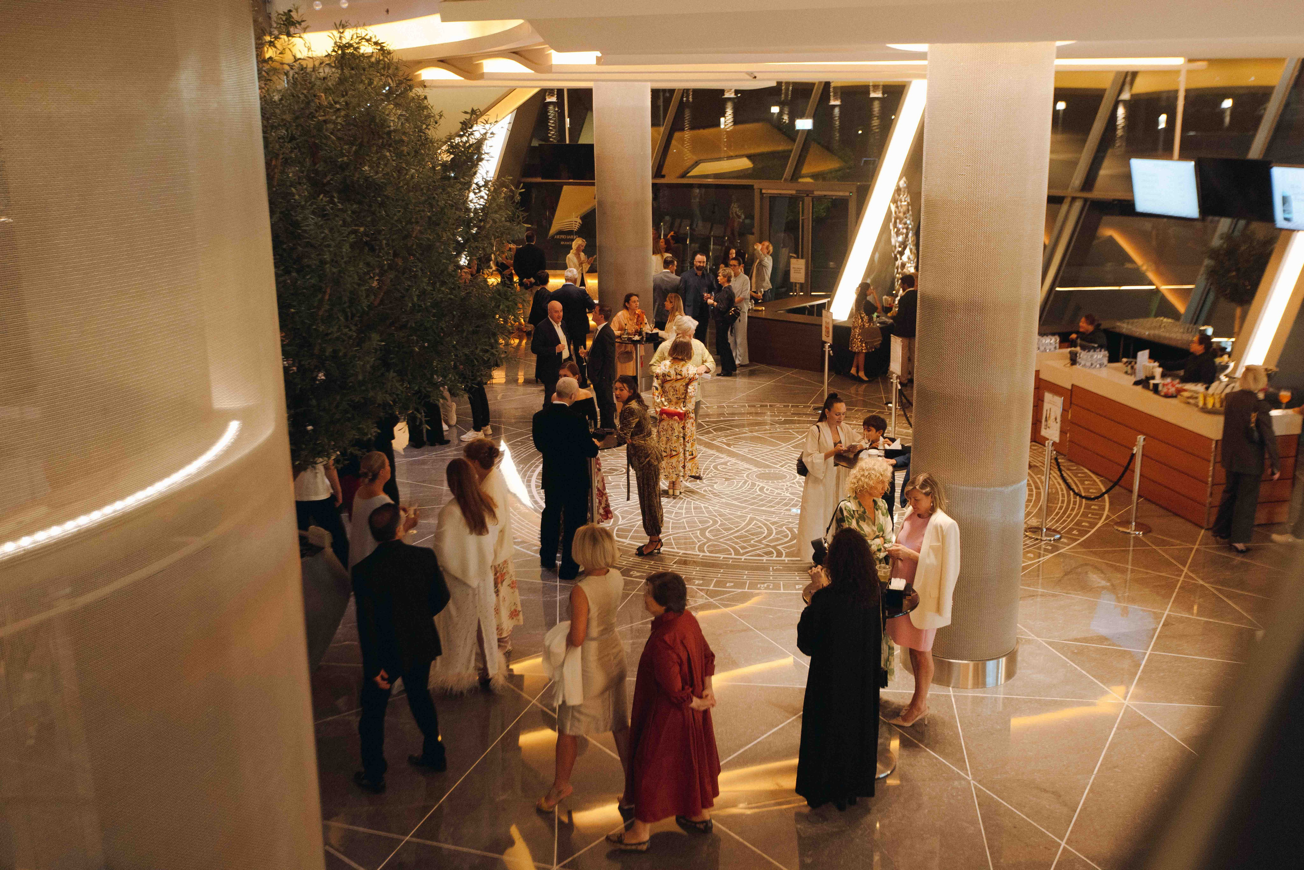 DUBAI OPERA. Wedding&Event photographer Ismail Rzayev in Baku
