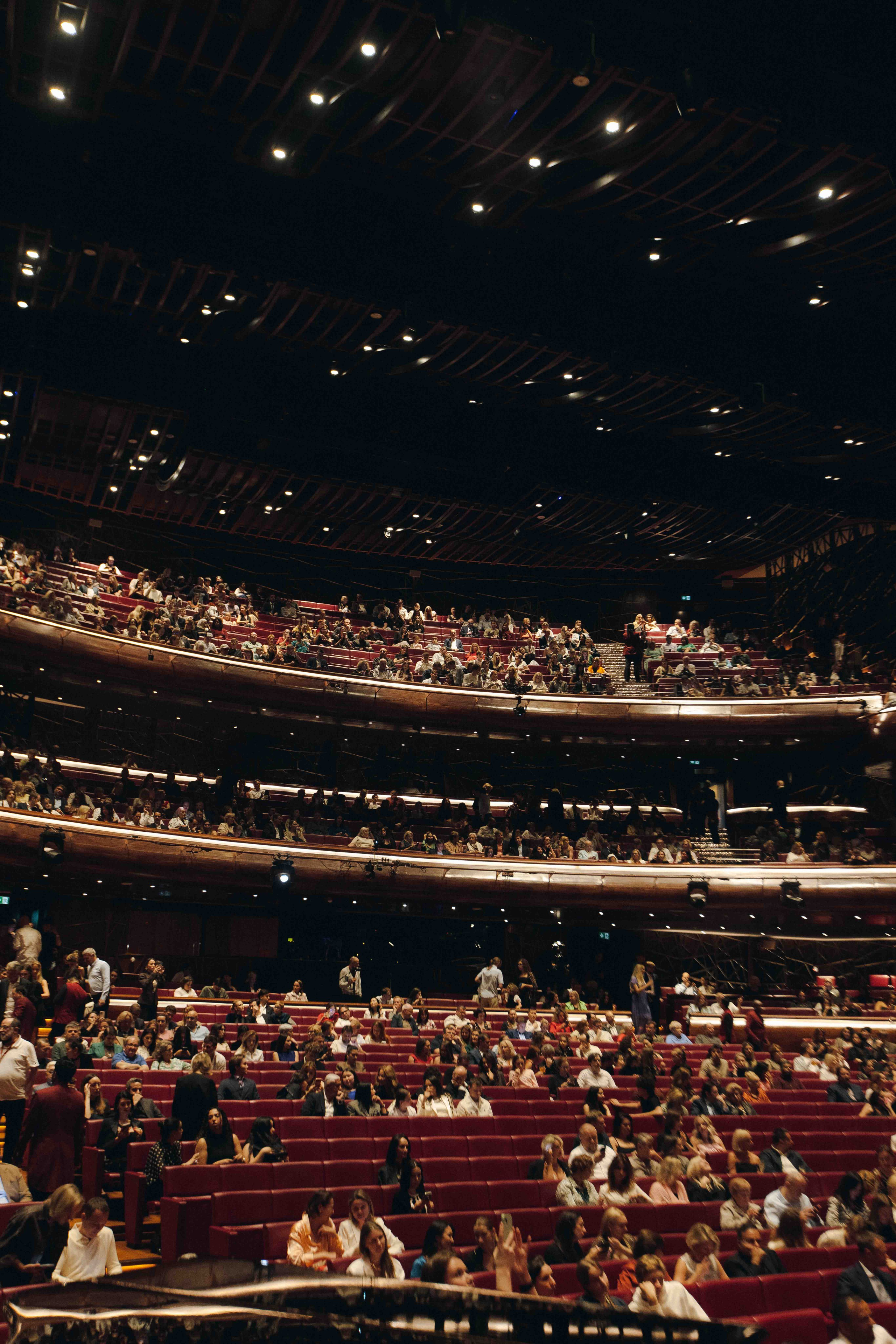 DUBAI OPERA. Wedding&Event photographer Ismail Rzayev in Baku