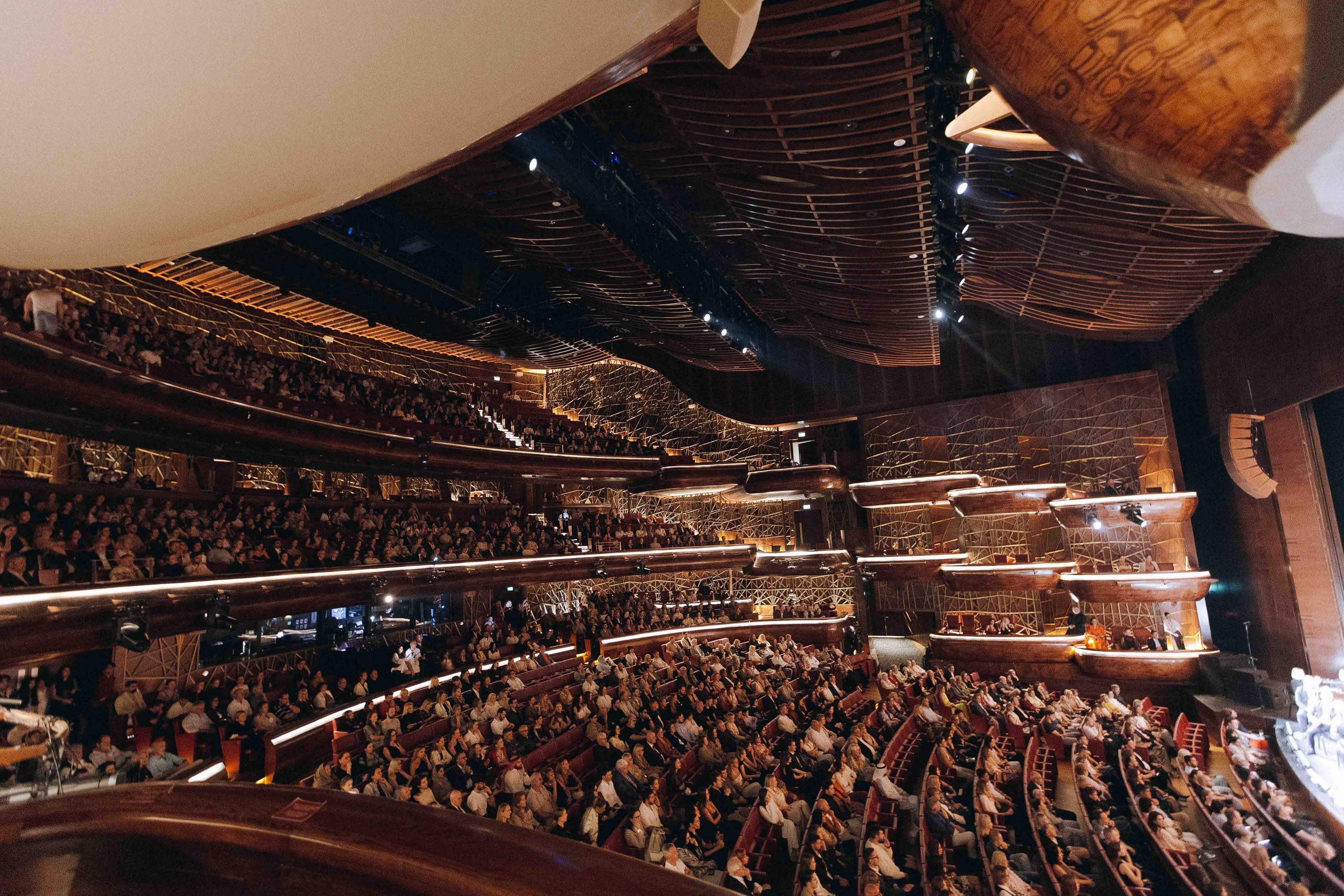 DUBAI OPERA. Wedding&Event photographer Ismail Rzayev in Baku