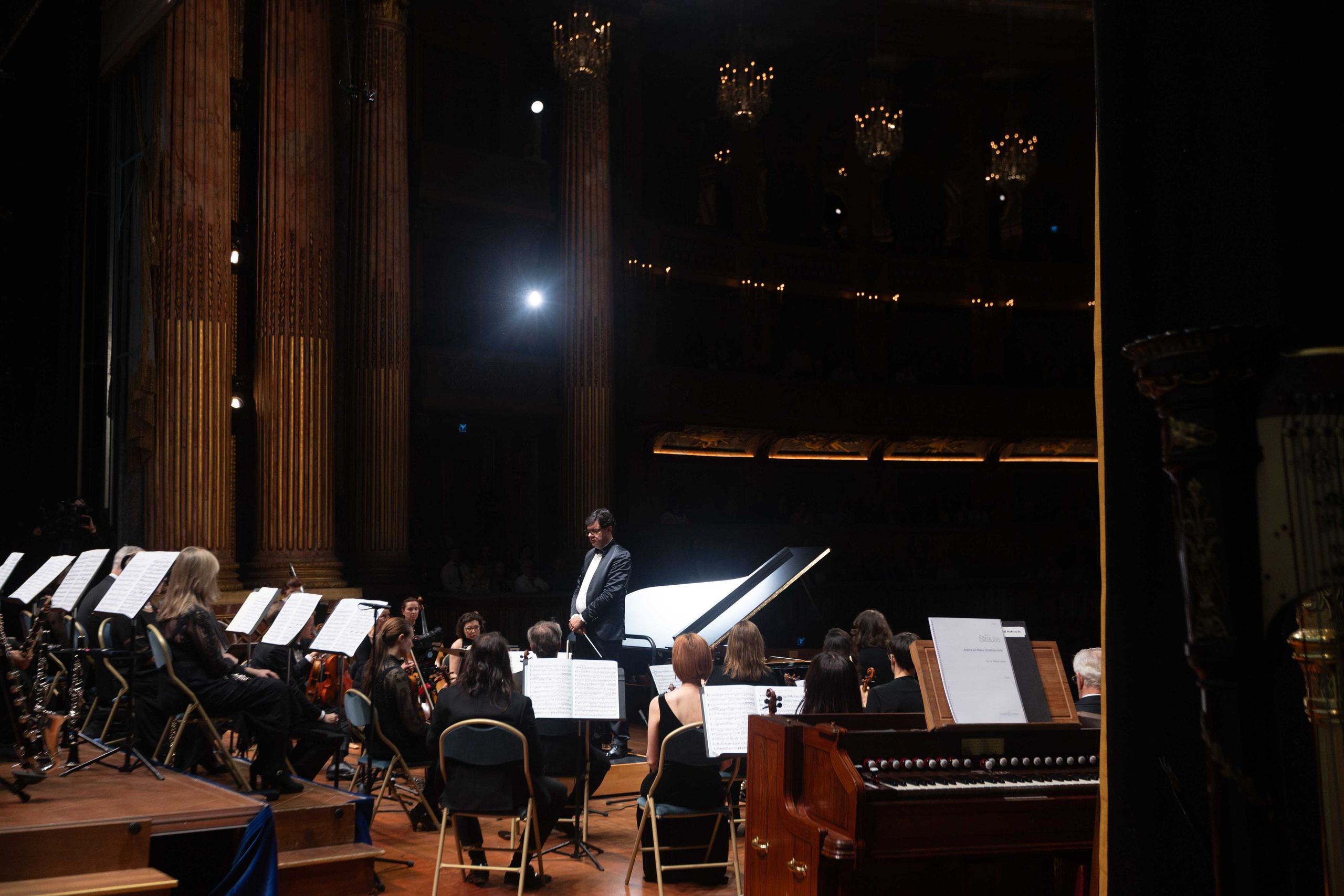 ROYAL OPERA VERSAILLES (PARIS). Wedding&Event photographer Ismail Rzayev in Baku