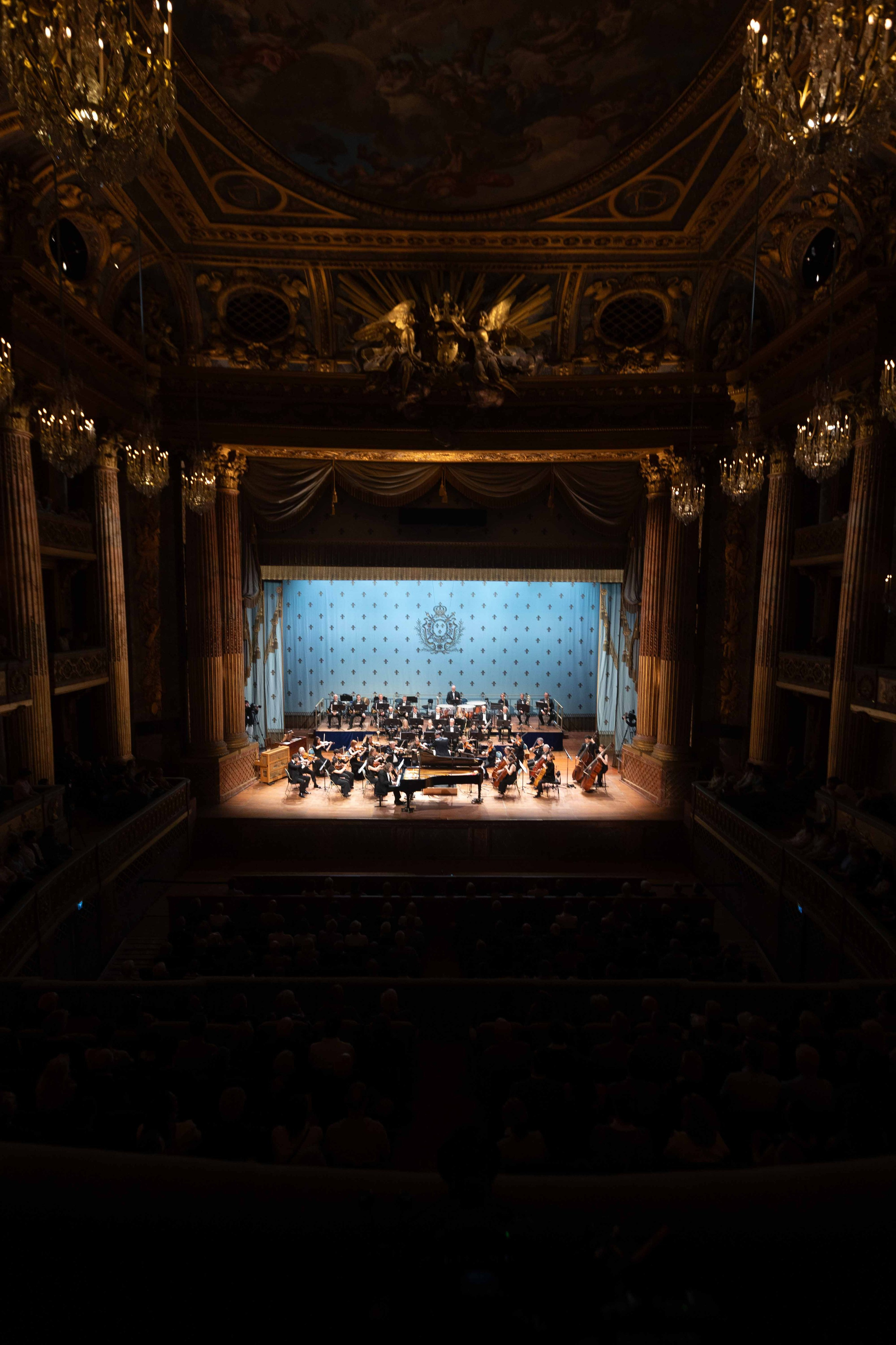ROYAL OPERA VERSAILLES (PARIS). Wedding&Event photographer Ismail Rzayev in Baku