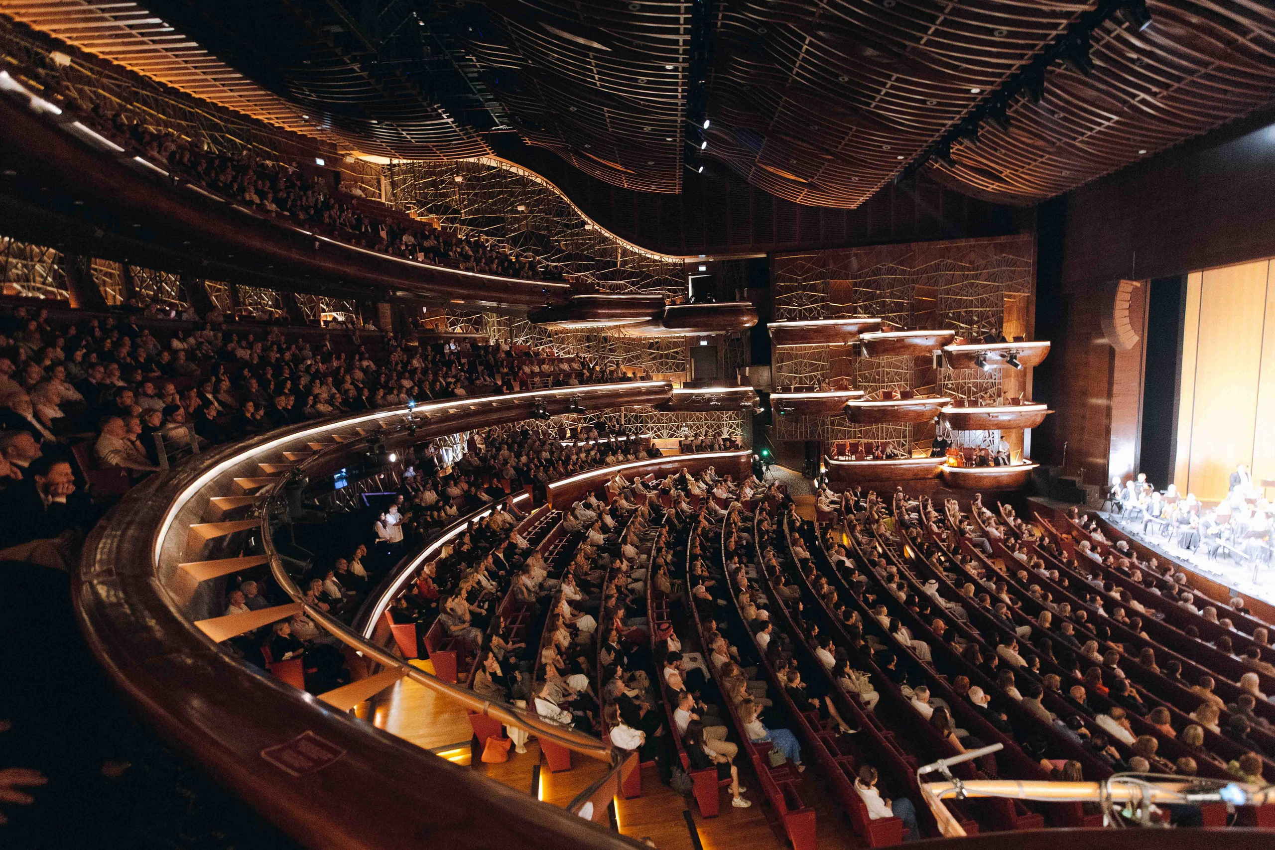 DUBAI OPERA. Wedding&Event photographer Ismail Rzayev in Baku