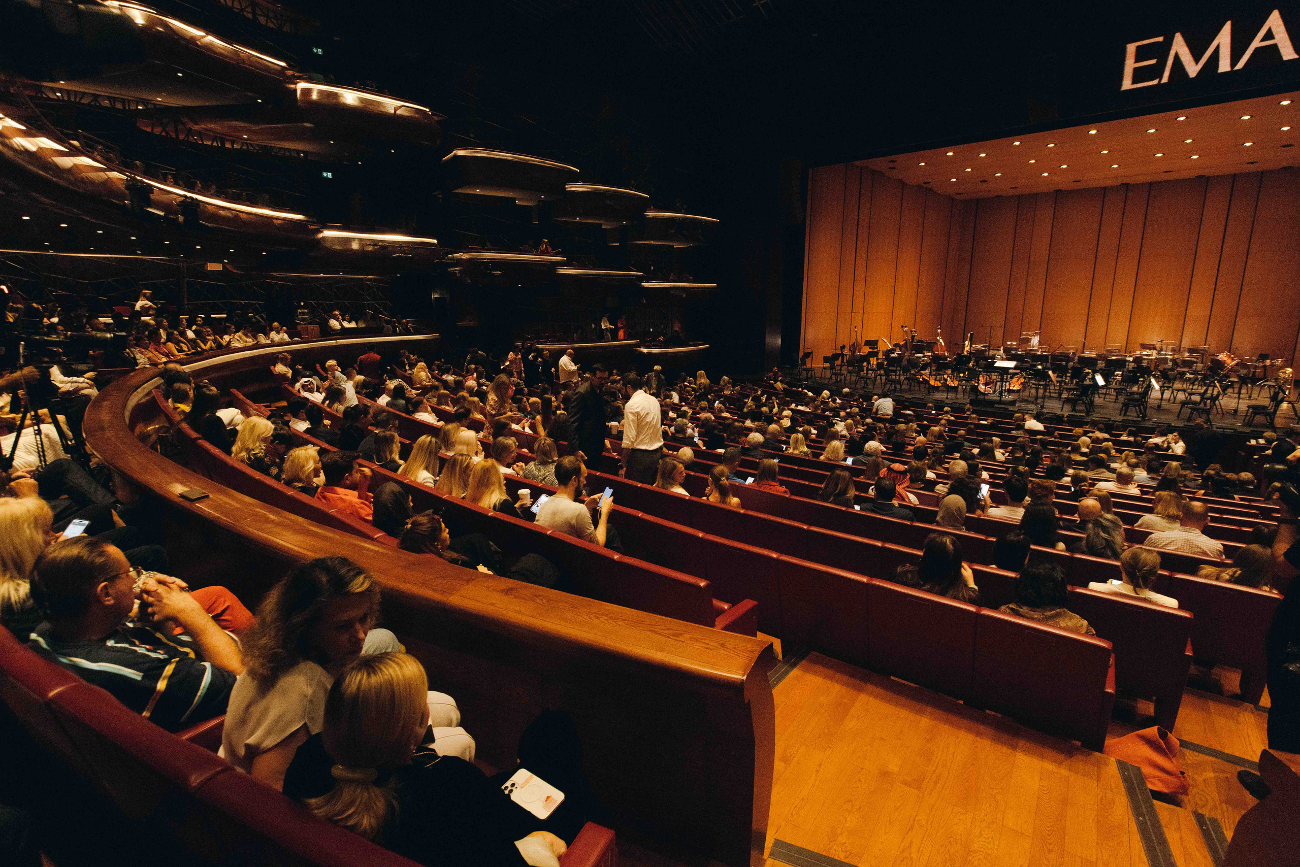 DUBAI OPERA. Wedding&Event photographer Ismail Rzayev in Baku