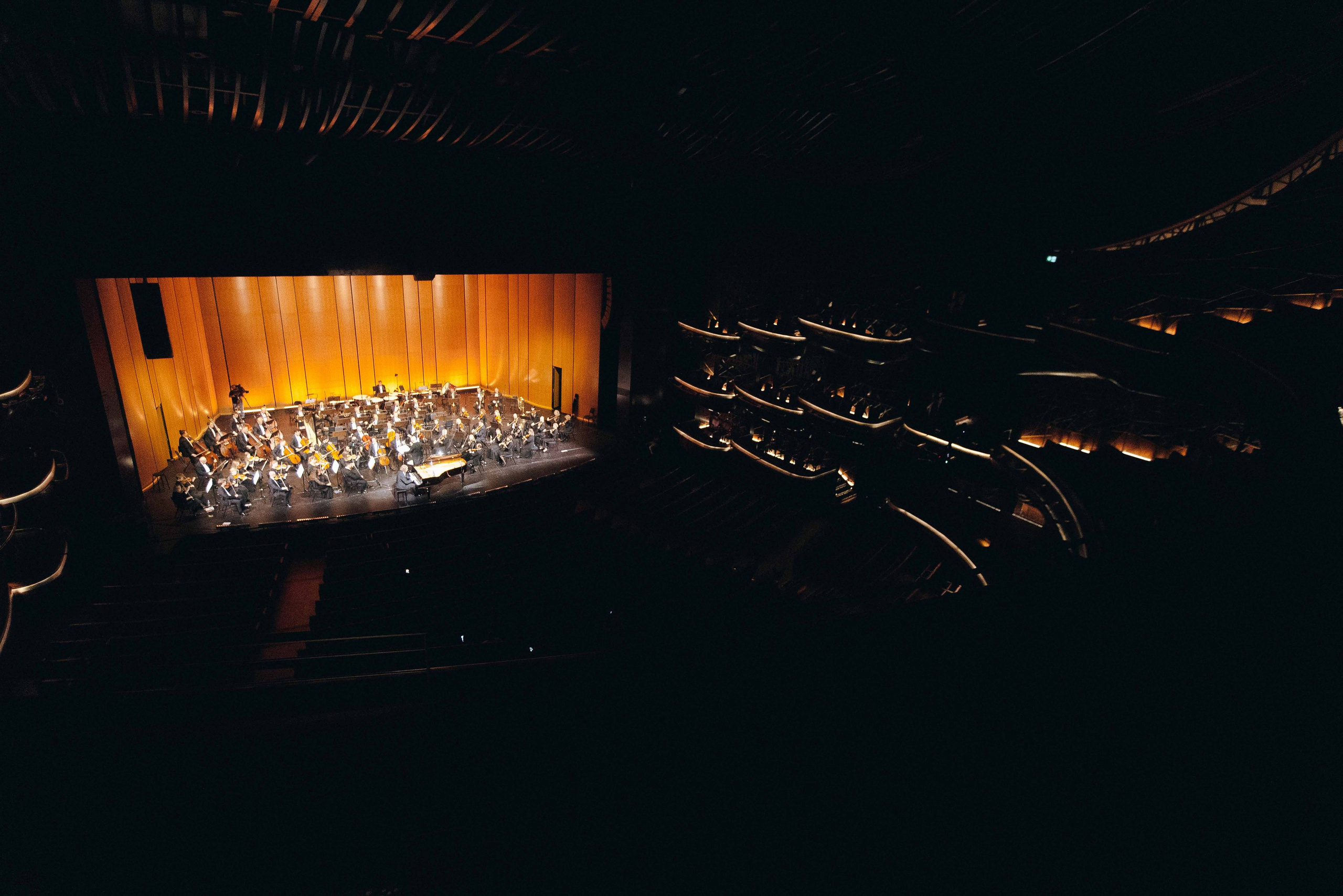 DUBAI OPERA. Wedding&Event photographer Ismail Rzayev in Baku