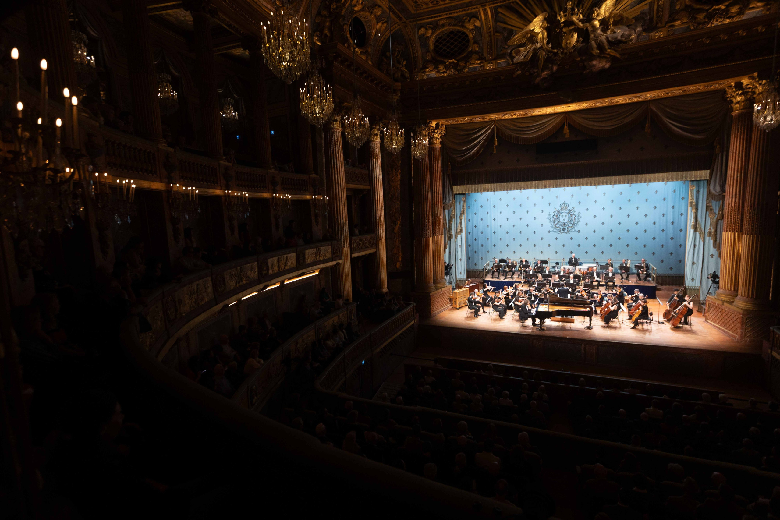 ROYAL OPERA VERSAILLES (PARIS). Wedding&Event photographer Ismail Rzayev in Baku
