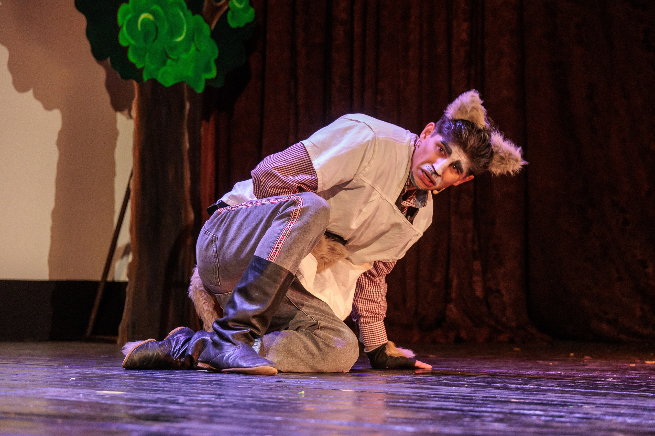 Clounella. Povestea Scufita rosie. ✔️ Фото Видео на свадьбы и крестины Молдова — Cinematic.md