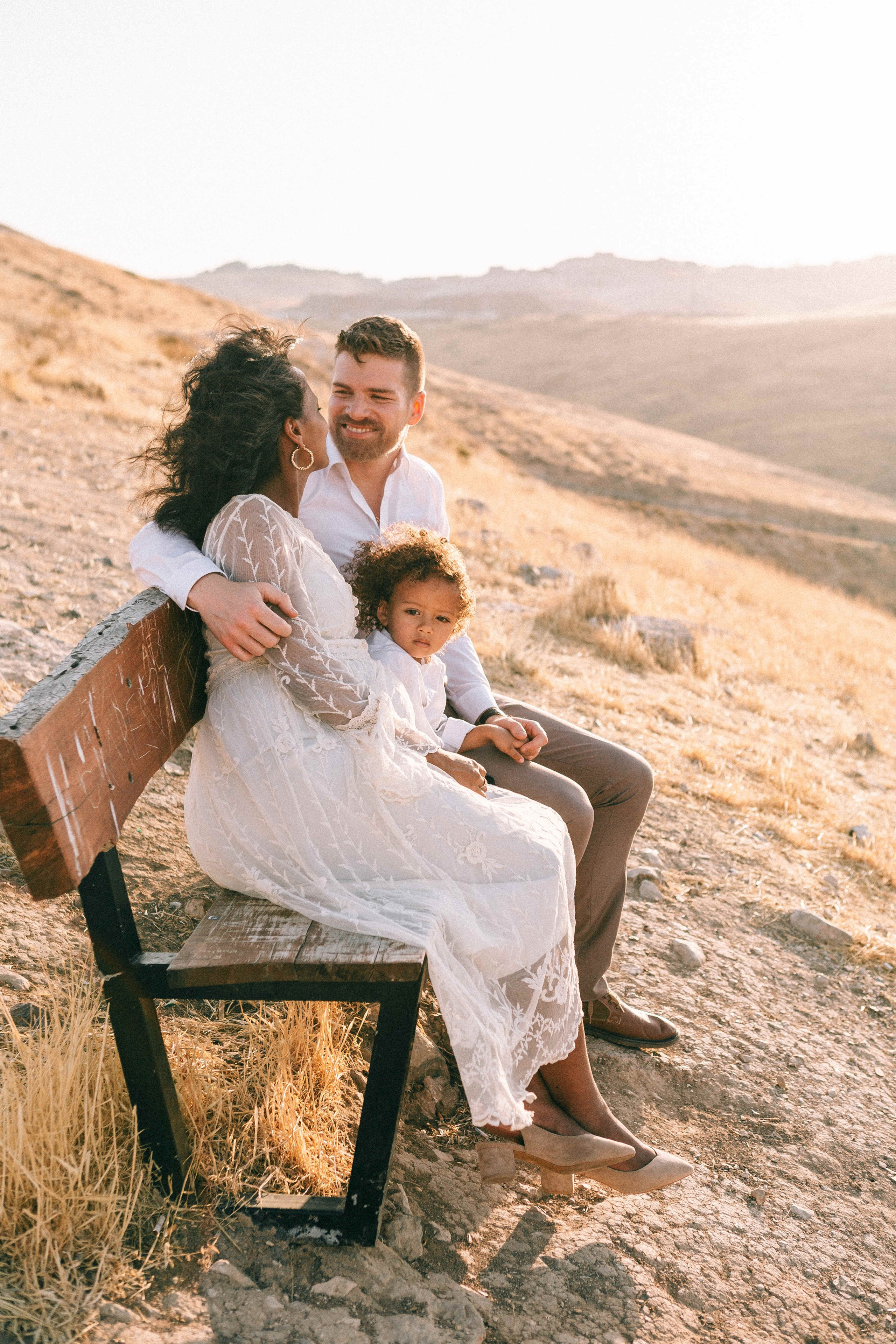 PHOTO SESSION IN THE DESERT NEAR MAALE ADUMIM. PHOTOGRAPHER IN ISRAEL