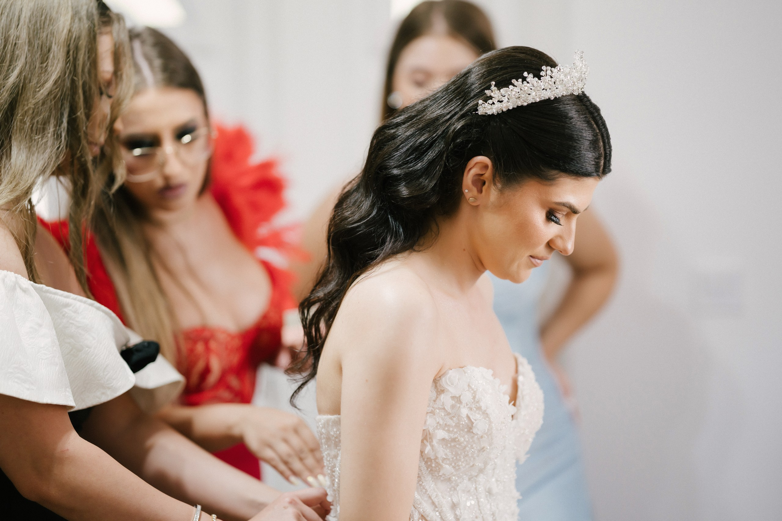 1. Mireasa Adriana în timpul pregătirilor de nuntă în Tudora Botoșani2. Costumul mirelui Ionuț fotografiat artistic în ziua nunții3. Prietenii mirelui la tradițiile de nuntă în Tudora4. Bărbieritul mirelui în cadrul obiceiurilor tradiționale de nuntă5. Fotografii de familie la biserică în ziua nunții6. Portret de familie cu mirii și copilul lor la nunta din Botoșani7. Primul dans al mirilor la Mariage Dor Baisa Botoșani8. Decor elegant de nuntă la Mariage Dor Baisa9. Emoții și tradiții la nunta din Tudora județul Botoșani10. Fotograf profesionist de nuntă în Botoșani surprinzând momente autentice - otograf-nunta-botosanifotograf-evenimente-botosanifotograf-profesionist-botosanifotograf-nunta-tudoranunta-tudora-botosanisedinta-foto-nunta-botosanipoze-nunta-botosanifotografii-nunta-tudorafotograf-cununie-religioasa-botosanibiserica-sfintii-imparati-constantin-si-elena-tudoramariage-dor-baisa-botosanirestaurant-nunta-botosanidansul-mirilor-mariage-dorpregatiri-mire-botosanipregatiri-mireasa-botosanitraditii-nunta-moldovaobiceiuri-nunta-tudorafotograf-familie-nunta-botosaniportret-miri-botosanigalerie-foto-nunta-botosanialbum-foto-nunta-botosaninunta-eleganta-botosaninunta-cu-traditii-botosanifotograf-premium-nunta-botosaniservicii-foto-video-botosanipoveste-de-nunta-botosanifotograf-documentar-nuntafotograf-natural-emotionalmiri-ionut-si-adriananunta-autentica-tudora -otograf-nunta-botosanifotograf-nunta-tudoranunta-tudora-botosanifotograf-evenimente-botosanifotograf-profesionist-botosaniservicii-foto-video-botosanigalerie-foto-nunta-botosanialbum-foto-nunta-botosani - nunta-autentica-botosaninunta-cu-traditii-botosanipoveste-de-nunta-botosanifotografii-emotionante-nuntamomente-autentice-nuntafotografie-documentara-nuntafotograf-natural-nunta- pregatiri-miri-tudorabiserica-tudora-botosanicununie-religioasa-tudoramariage-dor-baisa-botosanipetrecere-nunta-botosanivalsul-mirilor-botosani - alino-foto-studio-botosaniionut-si-adriana-nunta-tudorafotograf-alin-chirila-botosani