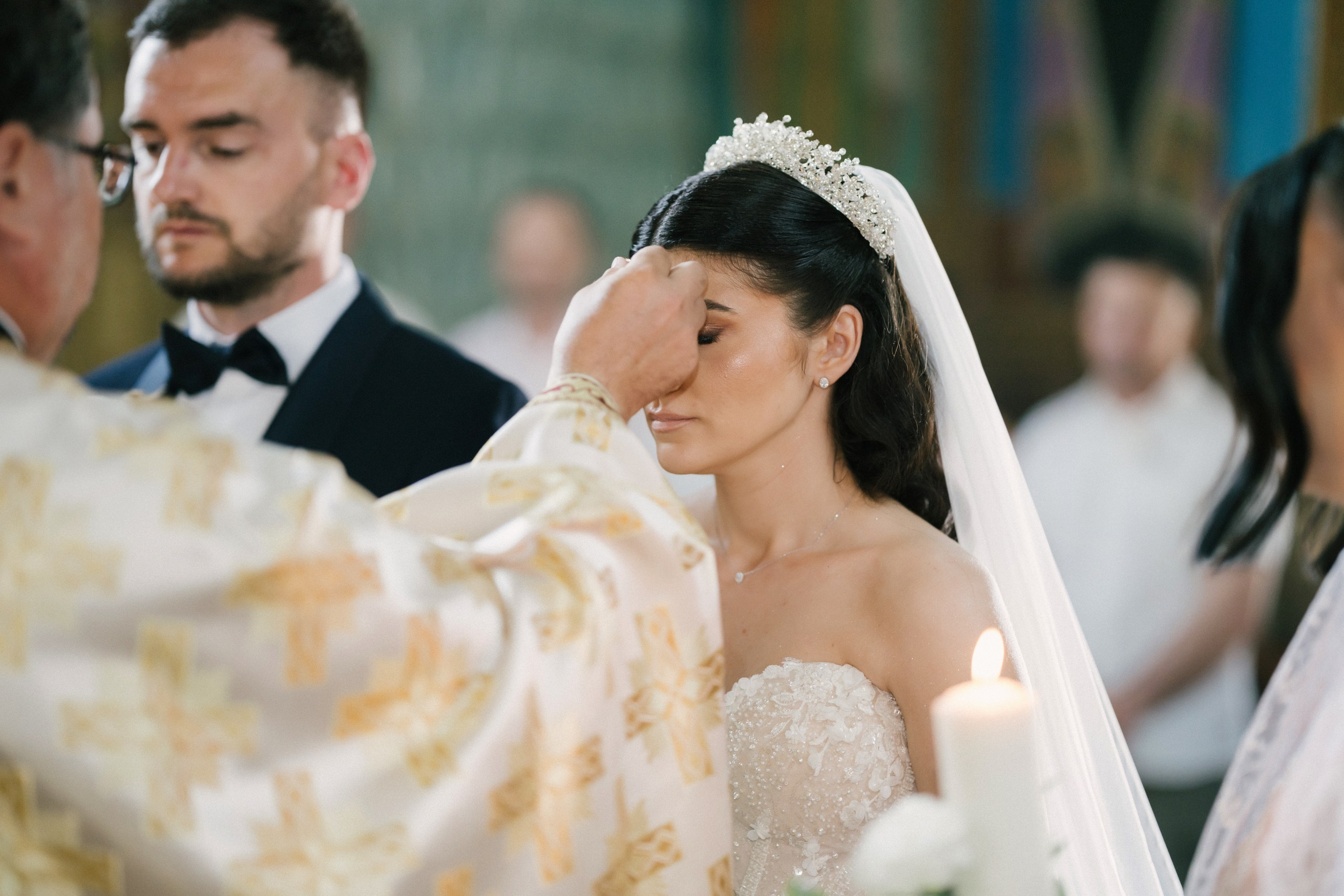 1. Mireasa Adriana în timpul pregătirilor de nuntă în Tudora Botoșani2. Costumul mirelui Ionuț fotografiat artistic în ziua nunții3. Prietenii mirelui la tradițiile de nuntă în Tudora4. Bărbieritul mirelui în cadrul obiceiurilor tradiționale de nuntă5. Fotografii de familie la biserică în ziua nunții6. Portret de familie cu mirii și copilul lor la nunta din Botoșani7. Primul dans al mirilor la Mariage Dor Baisa Botoșani8. Decor elegant de nuntă la Mariage Dor Baisa9. Emoții și tradiții la nunta din Tudora județul Botoșani10. Fotograf profesionist de nuntă în Botoșani surprinzând momente autentice - otograf-nunta-botosanifotograf-evenimente-botosanifotograf-profesionist-botosanifotograf-nunta-tudoranunta-tudora-botosanisedinta-foto-nunta-botosanipoze-nunta-botosanifotografii-nunta-tudorafotograf-cununie-religioasa-botosanibiserica-sfintii-imparati-constantin-si-elena-tudoramariage-dor-baisa-botosanirestaurant-nunta-botosanidansul-mirilor-mariage-dorpregatiri-mire-botosanipregatiri-mireasa-botosanitraditii-nunta-moldovaobiceiuri-nunta-tudorafotograf-familie-nunta-botosaniportret-miri-botosanigalerie-foto-nunta-botosanialbum-foto-nunta-botosaninunta-eleganta-botosaninunta-cu-traditii-botosanifotograf-premium-nunta-botosaniservicii-foto-video-botosanipoveste-de-nunta-botosanifotograf-documentar-nuntafotograf-natural-emotionalmiri-ionut-si-adriananunta-autentica-tudora -otograf-nunta-botosanifotograf-nunta-tudoranunta-tudora-botosanifotograf-evenimente-botosanifotograf-profesionist-botosaniservicii-foto-video-botosanigalerie-foto-nunta-botosanialbum-foto-nunta-botosani - nunta-autentica-botosaninunta-cu-traditii-botosanipoveste-de-nunta-botosanifotografii-emotionante-nuntamomente-autentice-nuntafotografie-documentara-nuntafotograf-natural-nunta- pregatiri-miri-tudorabiserica-tudora-botosanicununie-religioasa-tudoramariage-dor-baisa-botosanipetrecere-nunta-botosanivalsul-mirilor-botosani - alino-foto-studio-botosaniionut-si-adriana-nunta-tudorafotograf-alin-chirila-botosani