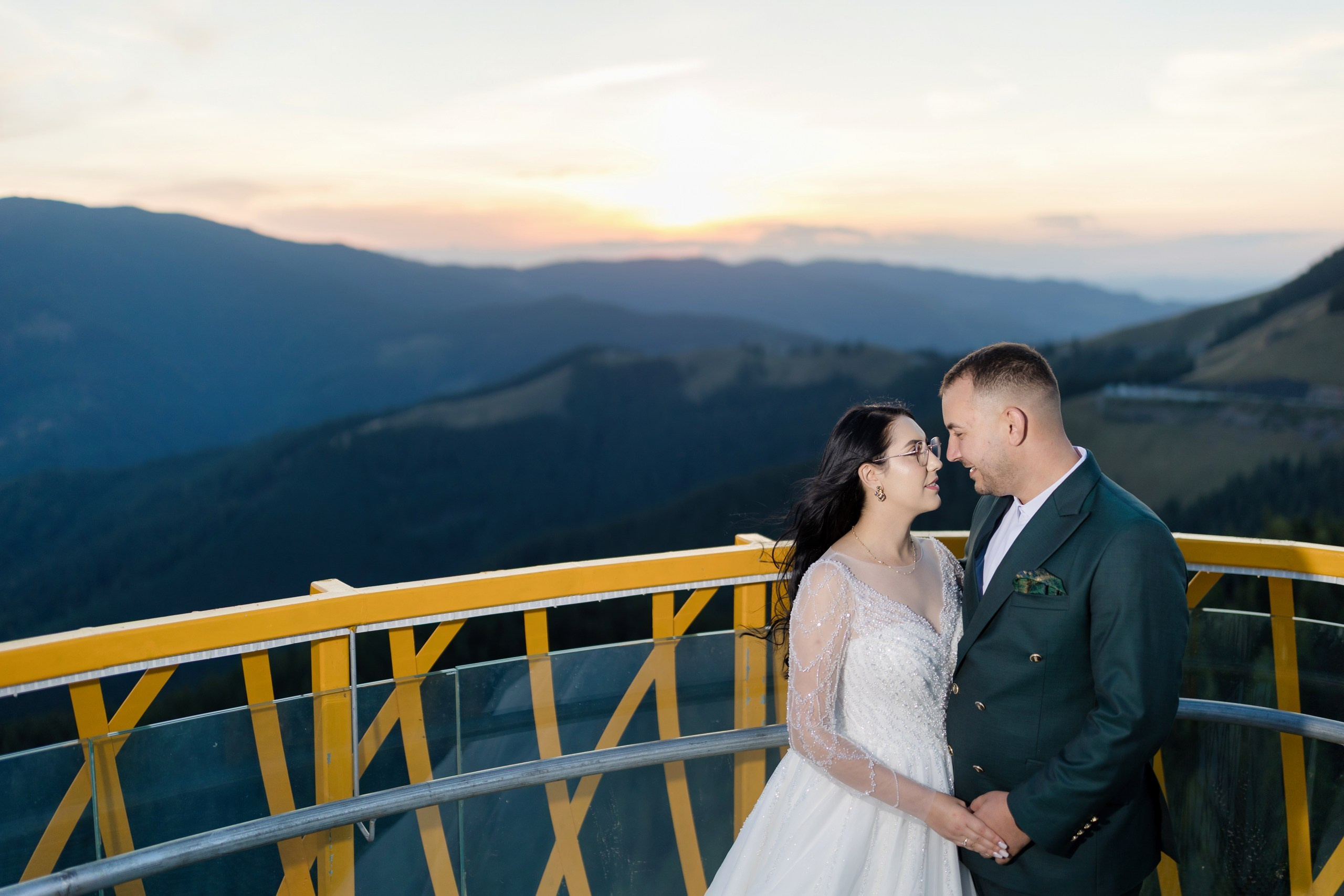 - nunta--fotograf-profesionist-botosani  - fotografie-nunta-romantica - imagini-nunta-in-natura-alin-chirila-fotograf  - fotografii-cuplu-indragostit-nunta-botosani  - sedinta-foto-miri-andrei-iustina-alinofotostudio  - amintiri-din-nunta-realizate-de-fotograf-profesionist  - povestea-nuntii-andrei-si-iustina-in-imagini-alinofotostudio-fotograf evenimente- evenimente Botoșani -fotograf Suceava - fotograf Iași- servicii foto. servicii foto Botoșani. servicii foto video Botoșani. fotograf nunta. fotograf evenimente. fotograf nunta Botoșani. Alin chirila. Alin chirila fotograf. Alinofotostudio.- servicii foto. servicii foto Botoșani. servicii foto video Botoșani. fotograf nunta. fotograf evenimente. fotograf nunta Botoșani. Alin chirila. Alin chirila fotograf. Alinofotostudio.fotograf stare civilă,poze stare civilă,album foto stare civilă,servicii foto suceava,fotograf evenimente suceava,fotograf nuntă suceava,poze cununie civilă,ședință foto stare civilă,sesiune foto suceava,fotograf profesionist suceava,fotograf botosani,stare civila botosani,alinofotostudio,alin chirila fotograf.servicii foto. servicii foto Botoșani. servicii foto video Botoșani. fotograf nunta. fotograf evenimente. fotograf nunta Botoșani. Alin chirila. Alin chirila fotograf. Alinofotostudio.fotograf stare civilă,poze stare civilă,album foto stare civilă,servicii foto suceava,fotograf evenimente suceava,fotograf nuntă suceava,poze cununie civilă,ședință foto stare civilă,sesiune foto suceava,fotograf profesionist suceava,fotograf botosani,stare civila povestitor prin fotografiebotosani,alinofotostudio,alin chirila fotograf,servicii foto. servicii foto Botoșani. servicii foto video Botoșani. fotograf nunta. fotograf evenimente. fotograf nunta Botoșani. Alin chirila. Alin chirila fotograf. Alinofotostudio.fotograf stare civilă,poze stare civilă,album foto stare civilă,servicii foto suceava,fotograf evenimente suceava,fotograf nuntă suceava,poze cununie civilă,ședință foto stare civilă,sesiune foto suceava,fotograf profesionist suceava,fotograf botosani,stare civila botosani,alinofotostudio,alin chirila fotograf,cununie religioasă botoșani,andreea și neculai,capela militară botoșani,foto conacul zăicești,fotograf nuntă botoșani,fotograf cununie religioasă,foto evenimente botoșani,poze cununie capela militară,ședință foto zăicești,fotograf profesionist botoșaniMire și mireasă – Sergiu & Liliana – ziua nunții, 2024  - Emoții în ziua nunții – Sergiu și Liliana  - Dansul mirilor – fotografie artistică nuntă 2024  - Sedinta foto romantică în natură – Sergiu & Liliana  - Rochia de mireasă și detalii de nuntă elegan-Album de cununie civilă Florin și Anda – Fotografii profesionale realizate de Alin Chirilă în Botoșani -fotograf prin fotografie-Ședință foto Trash the Dress pe muntele Rarău cu Iulian și Iuliana – fotografie de cuplu, natură montană, emoție autentică surprinsă de Alin Chirilă, povestitor prin fotografie.- "Iulian și Iuliana pe crestele Rarăului – fotografie Trash the Dress în natură"  - "Cuplu îmbrățișat la apus pe muntele Rarău – ședință foto după nuntă"  - "Rochie de mireasă în vânt pe munte – Trash the Dress Rarău-1. Iulian și Iuliana pe muntele Rarău – ședință foto Trash the Dress în natură, cu peisaj montan spectaculos  2. Cuplu în îmbrățișare pe Rarău – emoție autentică surprinsă după nuntă  3. Rochie de mireasă în bătaia vântului – fotografie artistică Trash the Dress în munți  4. Mire și mireasă privind spre orizont – dragoste și libertate pe muntele Rarău  5. Iuliana zâmbind în rochia de mireasă – portret în natură, Trash the Dress  6. Iulian ținându-și mireasa de mână – ședință foto romantică pe munte  7. Detaliu cu rochia pe stâncă – estetică naturală Trash the Dress Rarău  8. Cuplu în mers pe poteca Rarăului – fotografie simbolică de după nuntă  9. Apus de soare pe Rarău în spatele mirilor – imagine de poveste Trash the Dress  10. Iulian și Iuliana râzând împreună – momente autentice surprinse de Alin Chirilă, povestitor prin fotografie