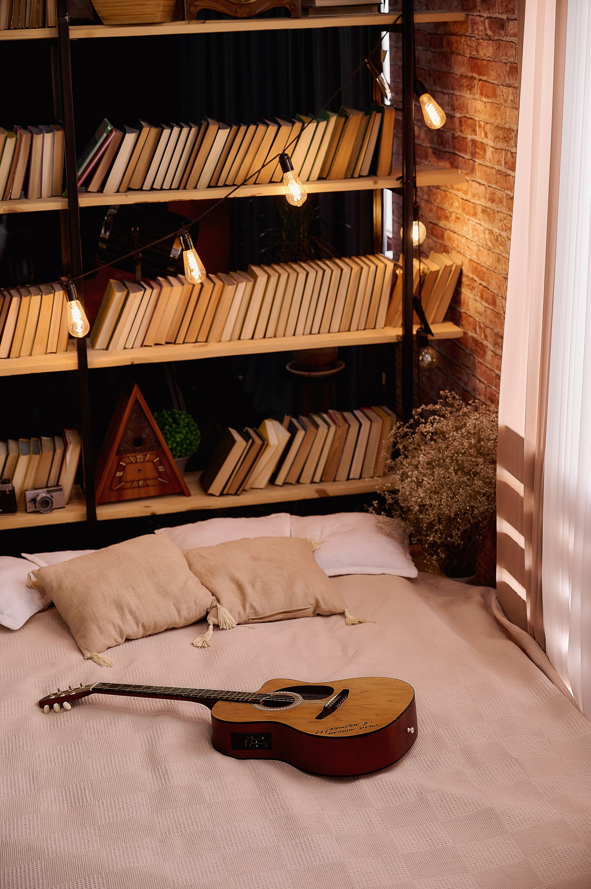 Зал «Loft» — (ул.Бабура, 73Б). 2astudio.uz