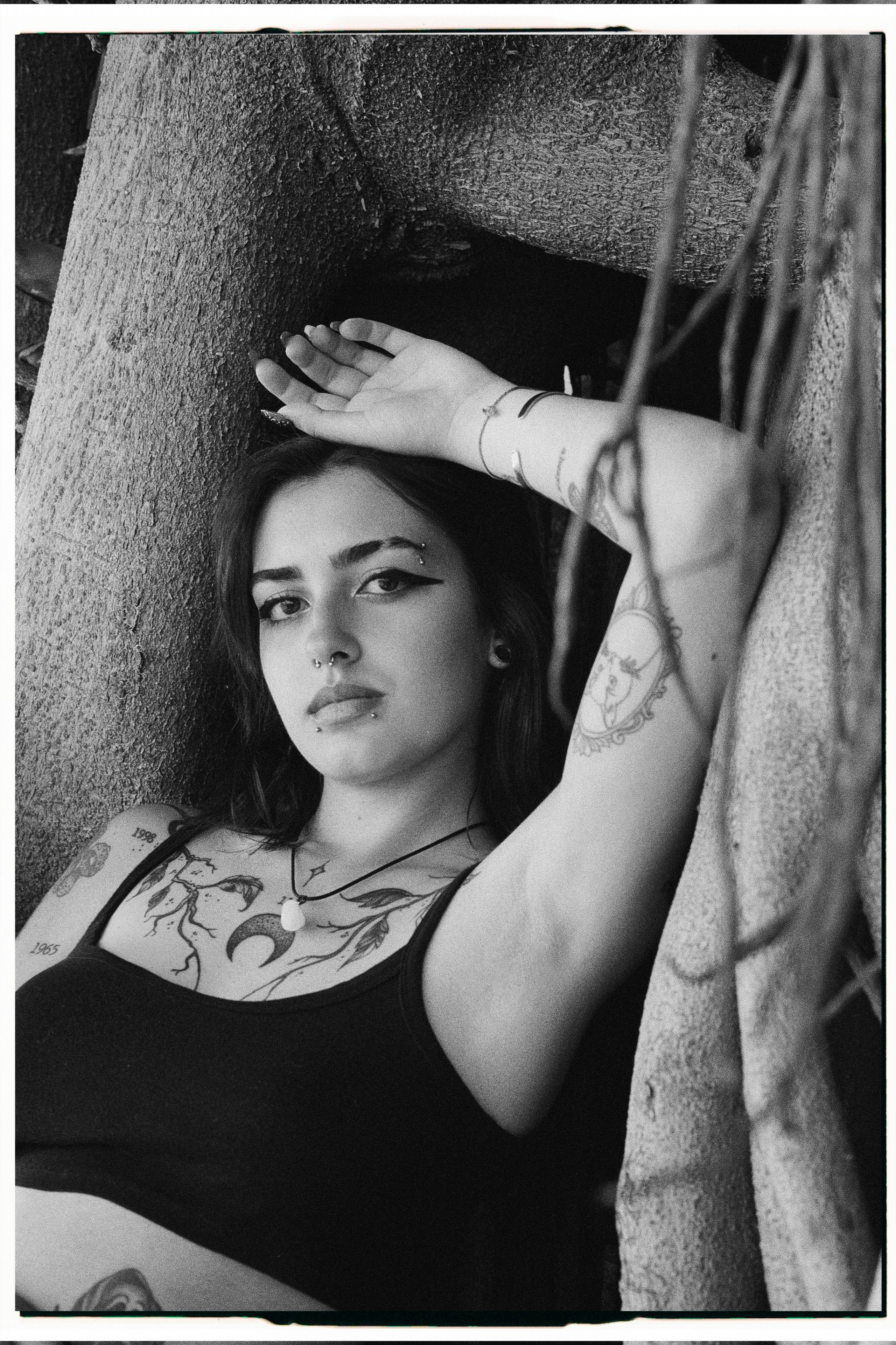 Veronica / ILFORD HP5. Portrait photographer in Madeira — Marina Shtukina