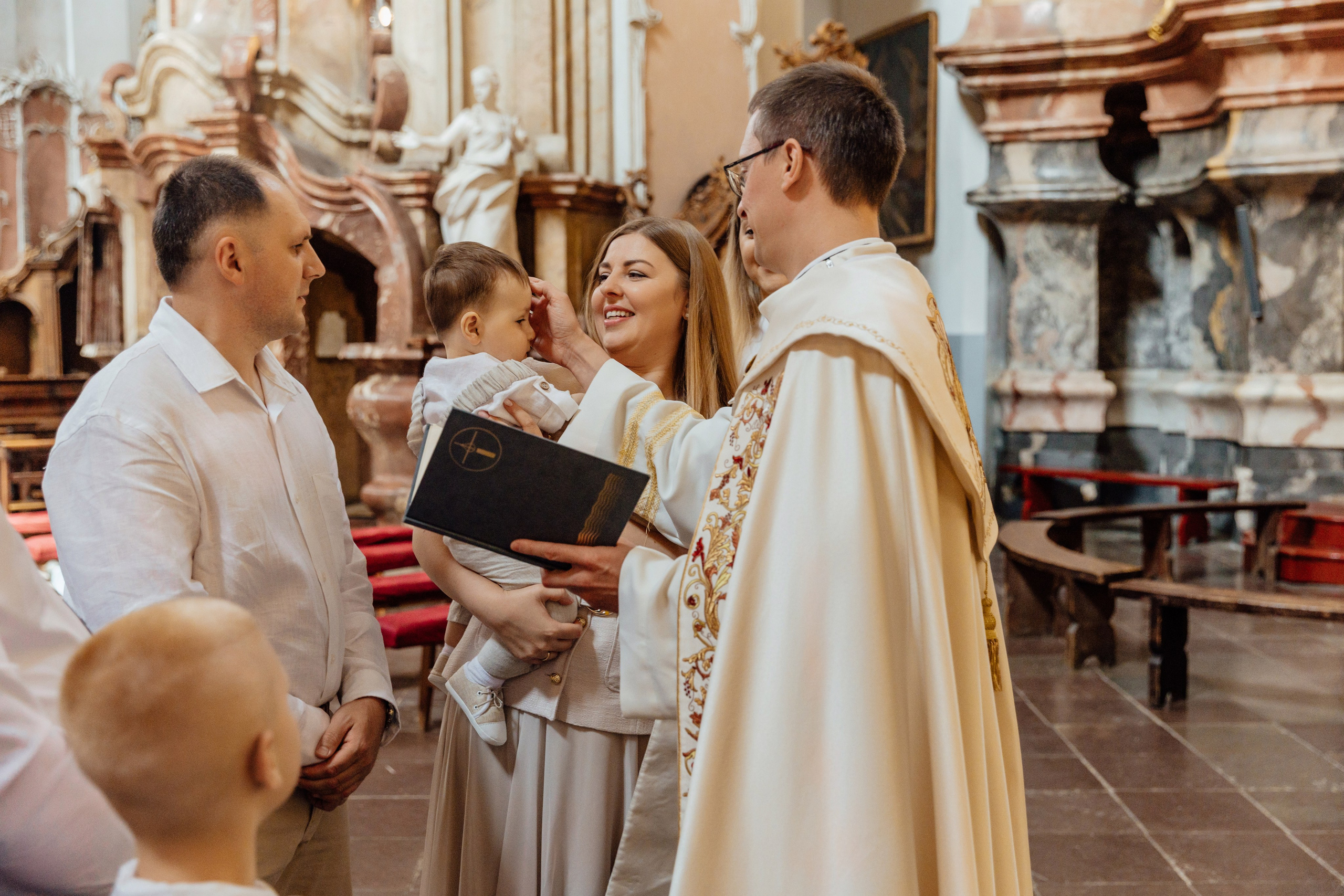 Портфолио: Таинство крещения. Fashion и портретный фотограф в Вильнюсе