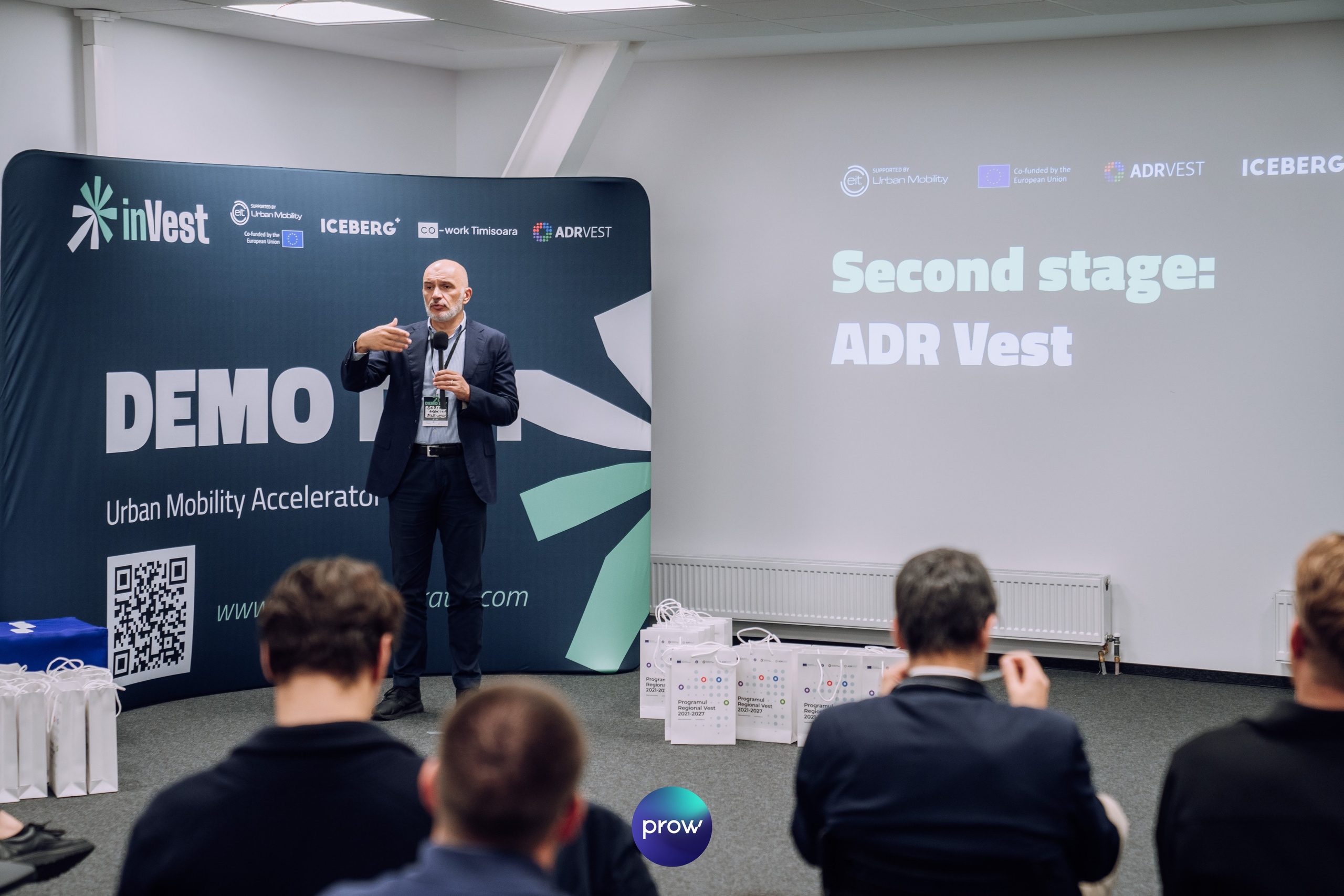 InVest DemoDay @ Cowork. Cozac Cristian Photographer