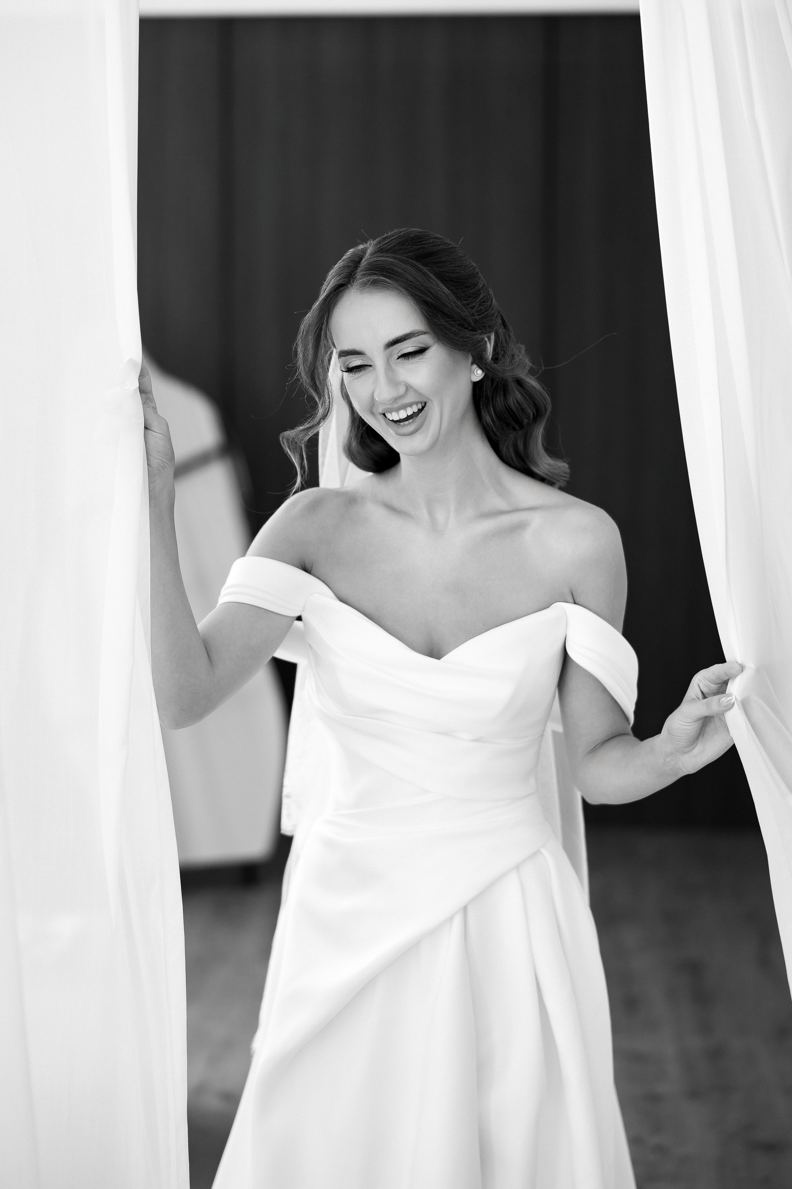 Eugen & Livia — Grand Elysee — Wedding Day. Servicii Foto și Video 067188353