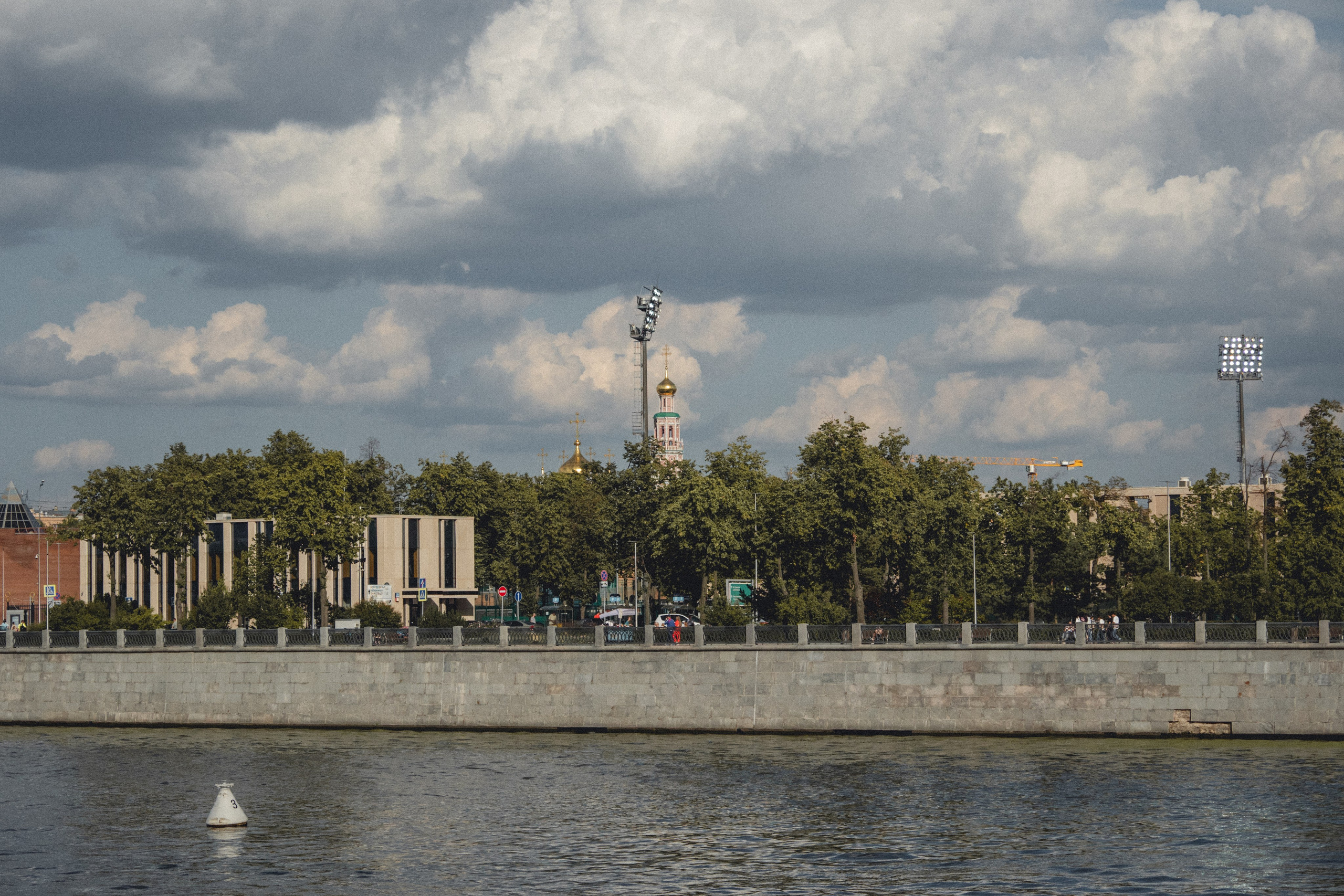 Воробьевы Горы. Photographe sur Cote d’Azur. Portraits de familles, couples, enfants, événements