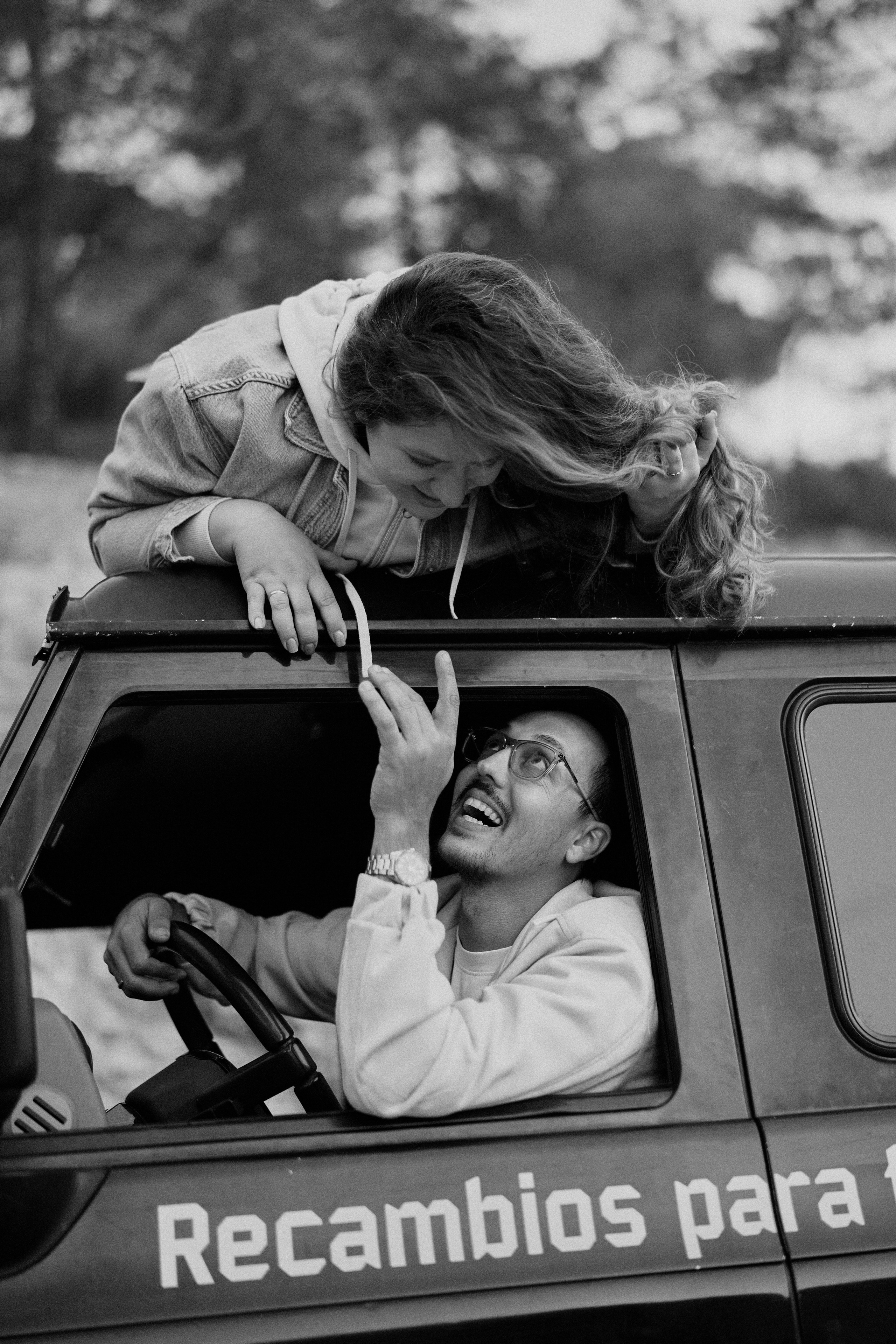 Луис и Лена. Машина. Фотограф в Барселоне Жанна Захарченко