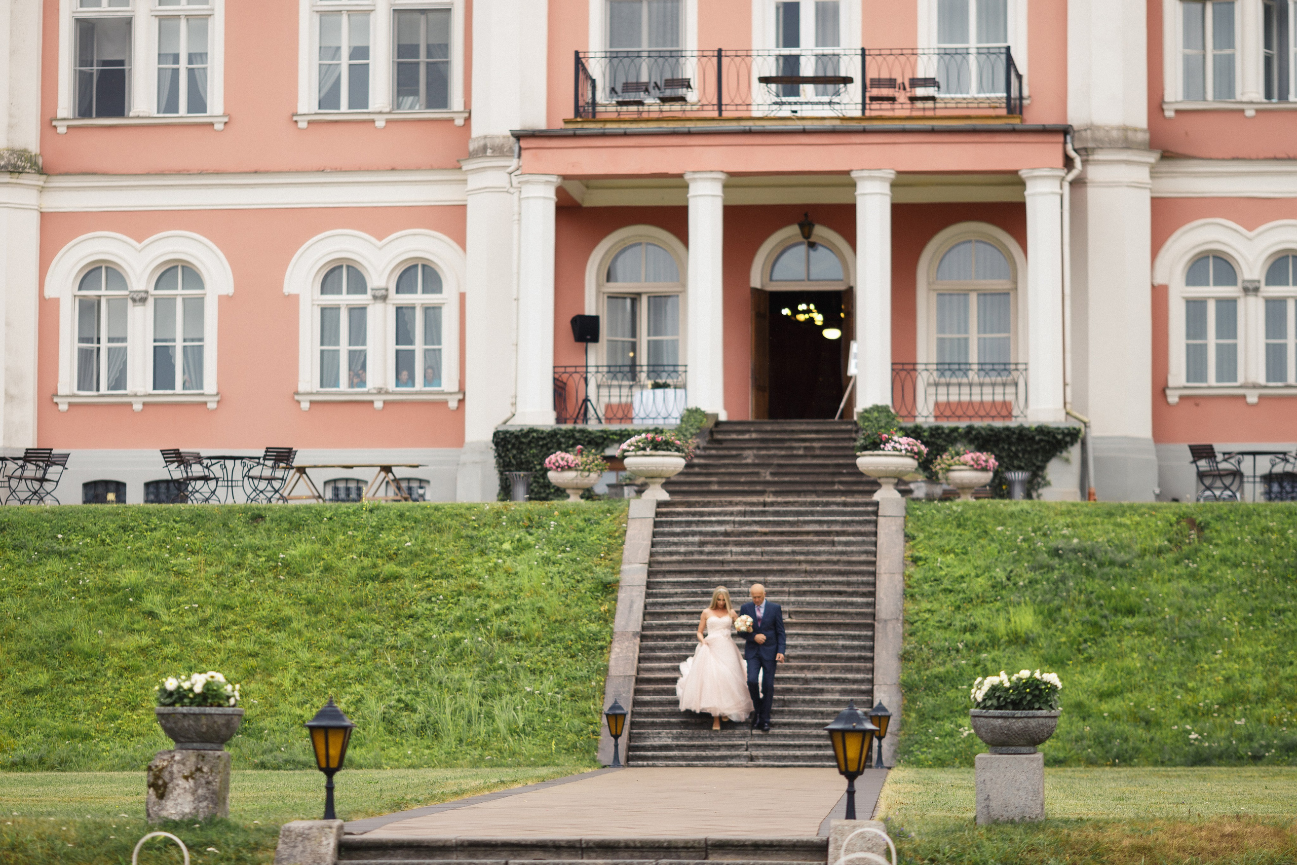 Цены и стоимость услуг свадебного фотографа в Риге, Латвия. Евгений Тимофеев | Свадебный и контент-фотограф и видеограф в Риге
