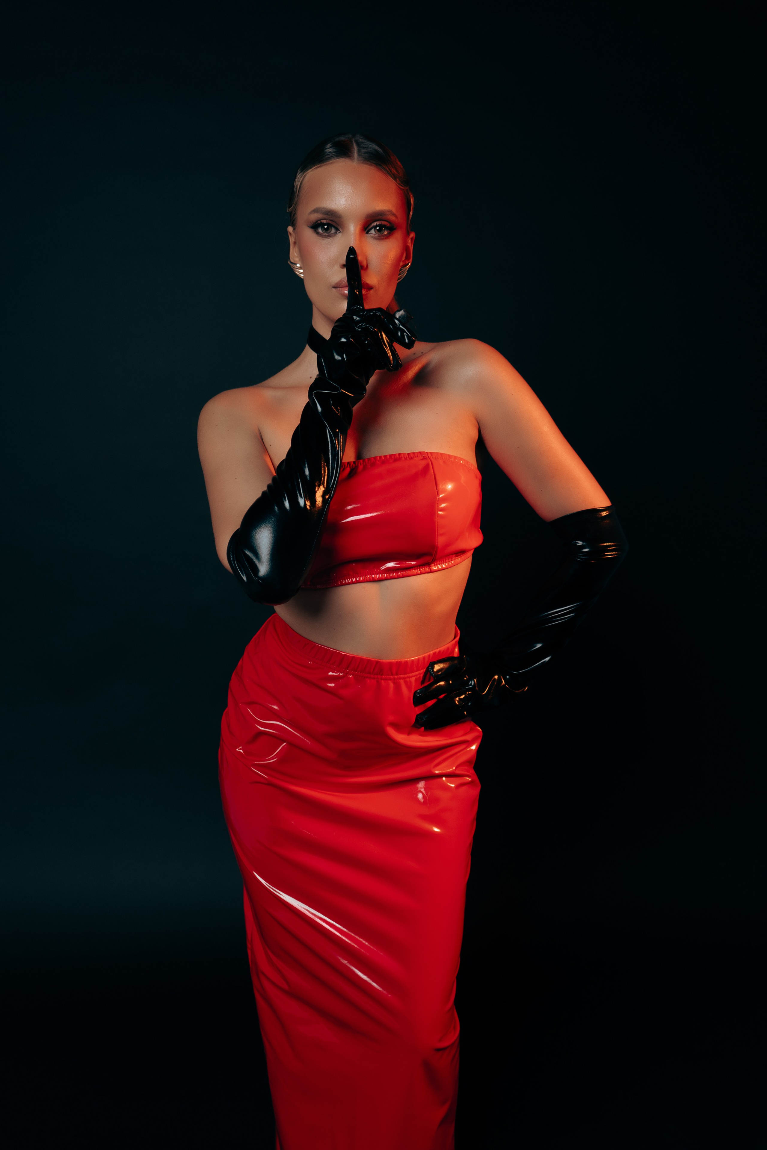 Photographer in Abu Dhabi — Studio Photoshoots for Families, Couples & Individuals. Mariia Safronova is your photographer in Abu Dhabi and Dubai