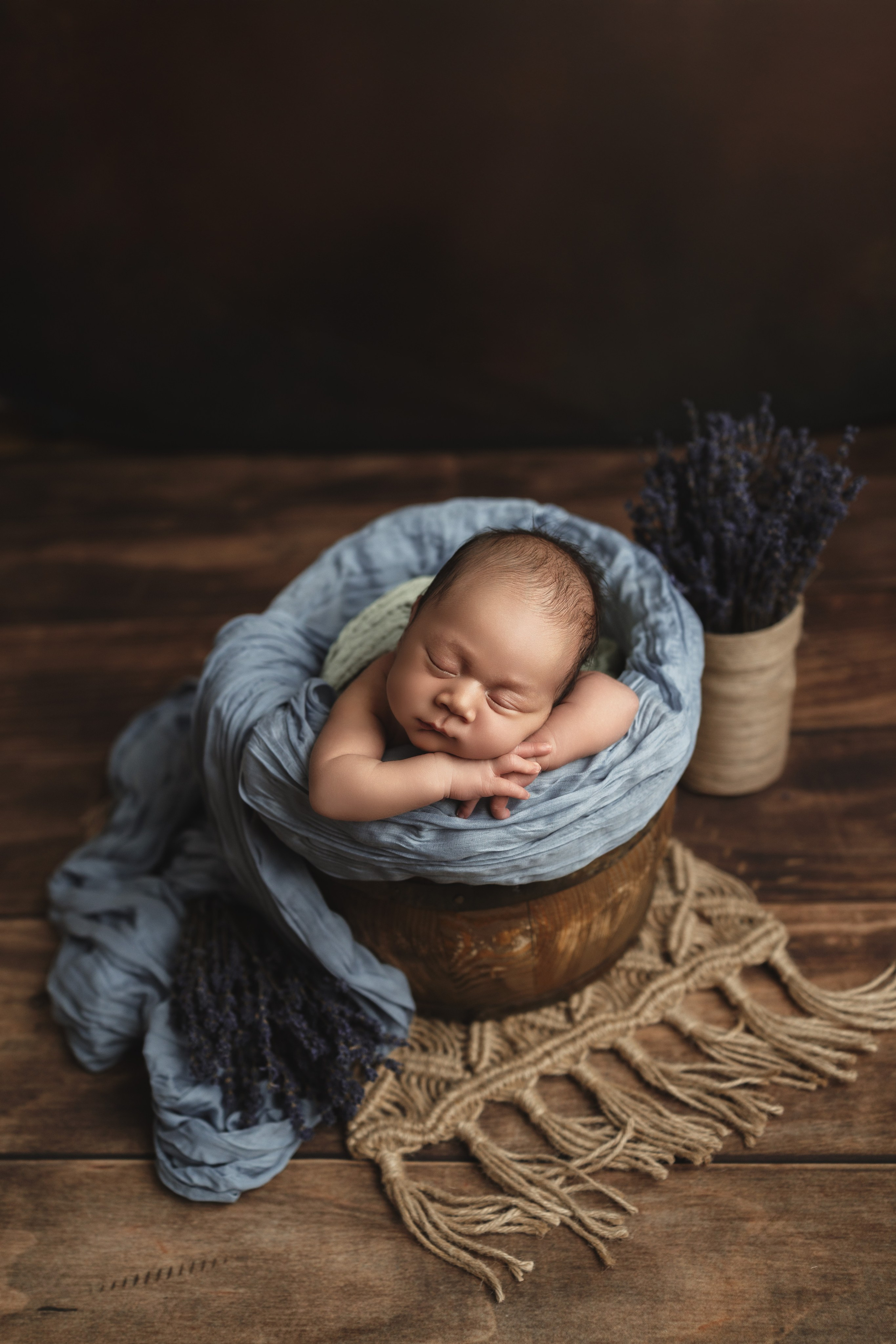 Newborn Classic. Newborn, kids, family photographer based near Zurich, Switzerland