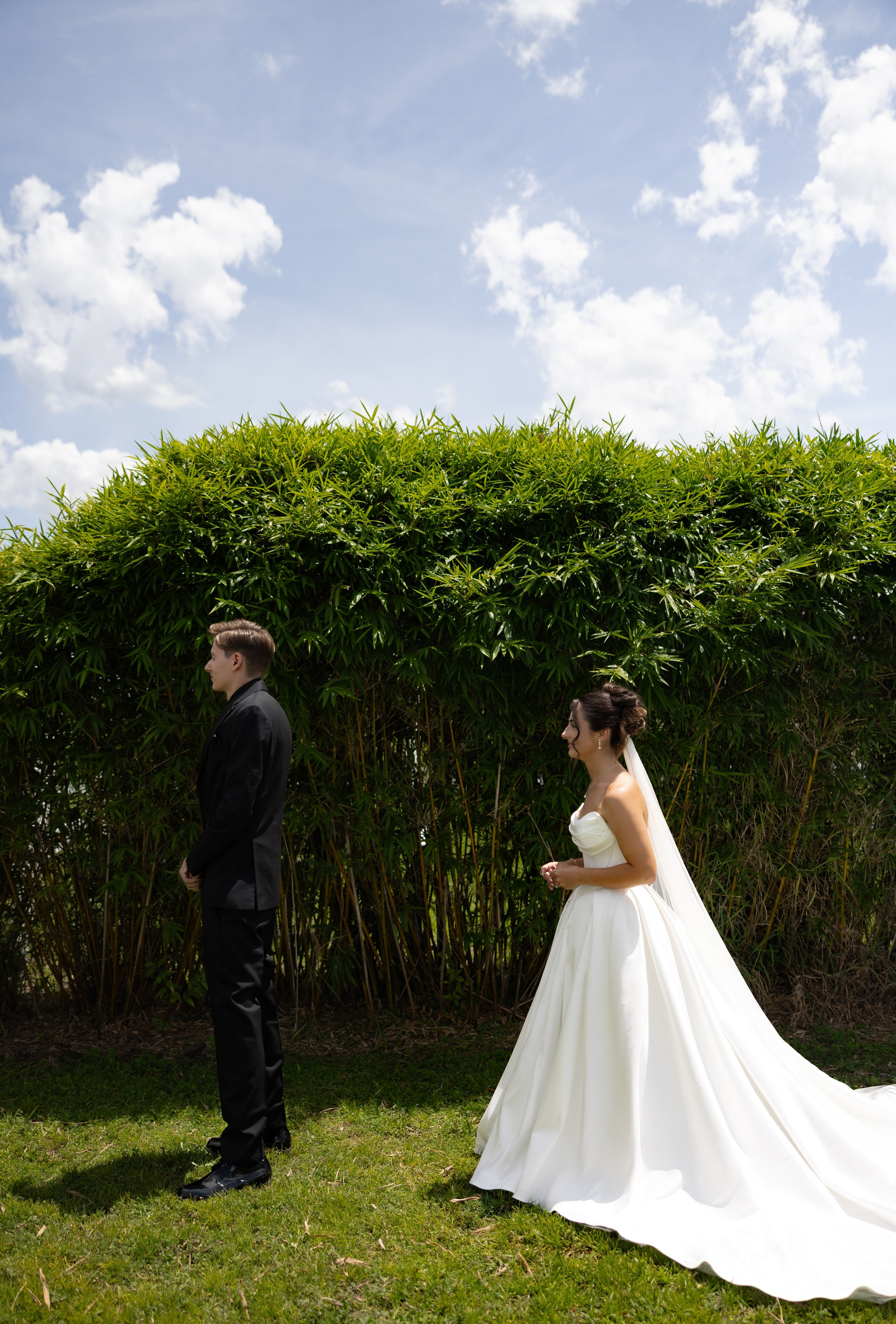 Alexsa and Robert. Ever After Farm Peach. Photographer Anastasia Nagibina