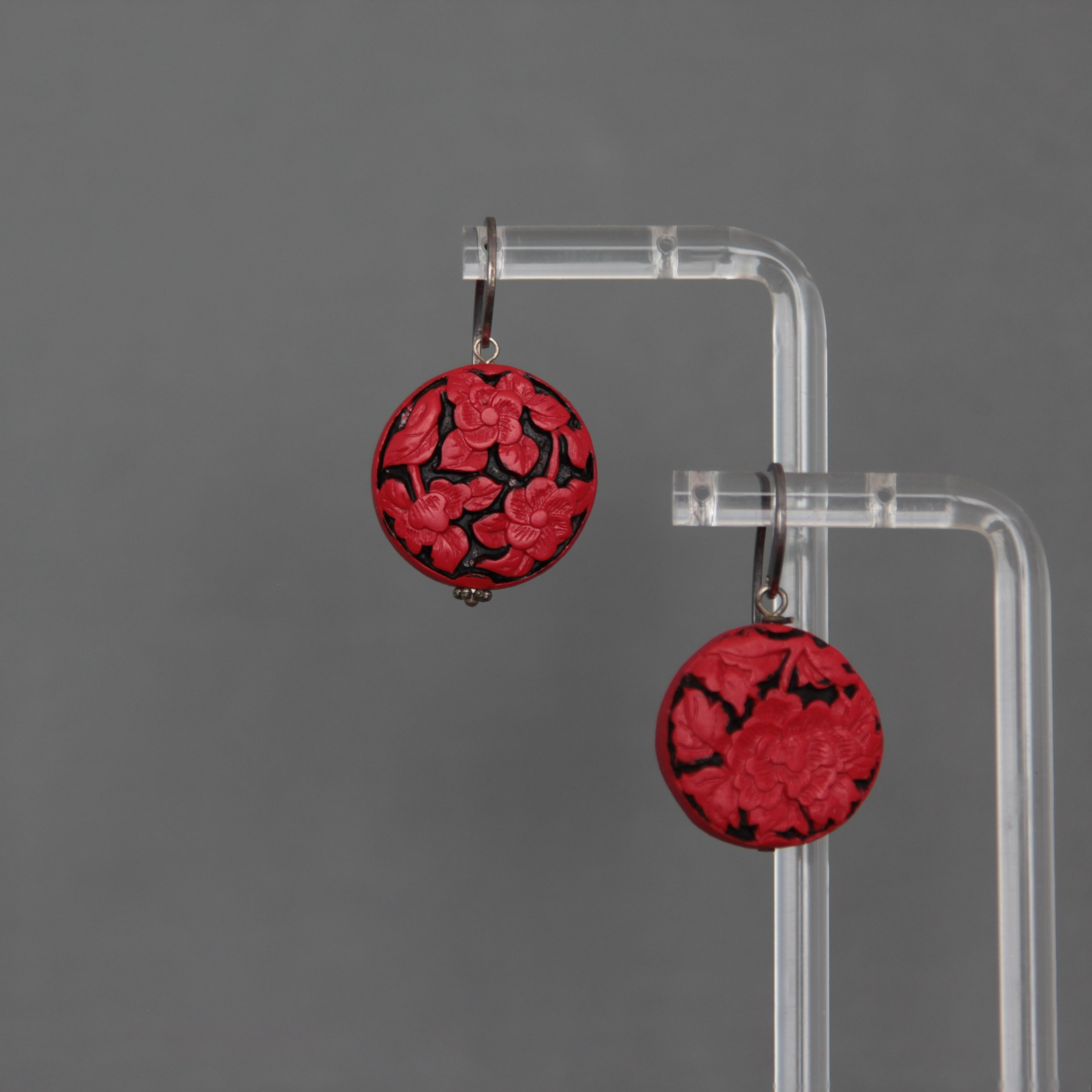 China. Современнные и актикварные украшения в Барселоне, Москве и Санкт-Петербурге