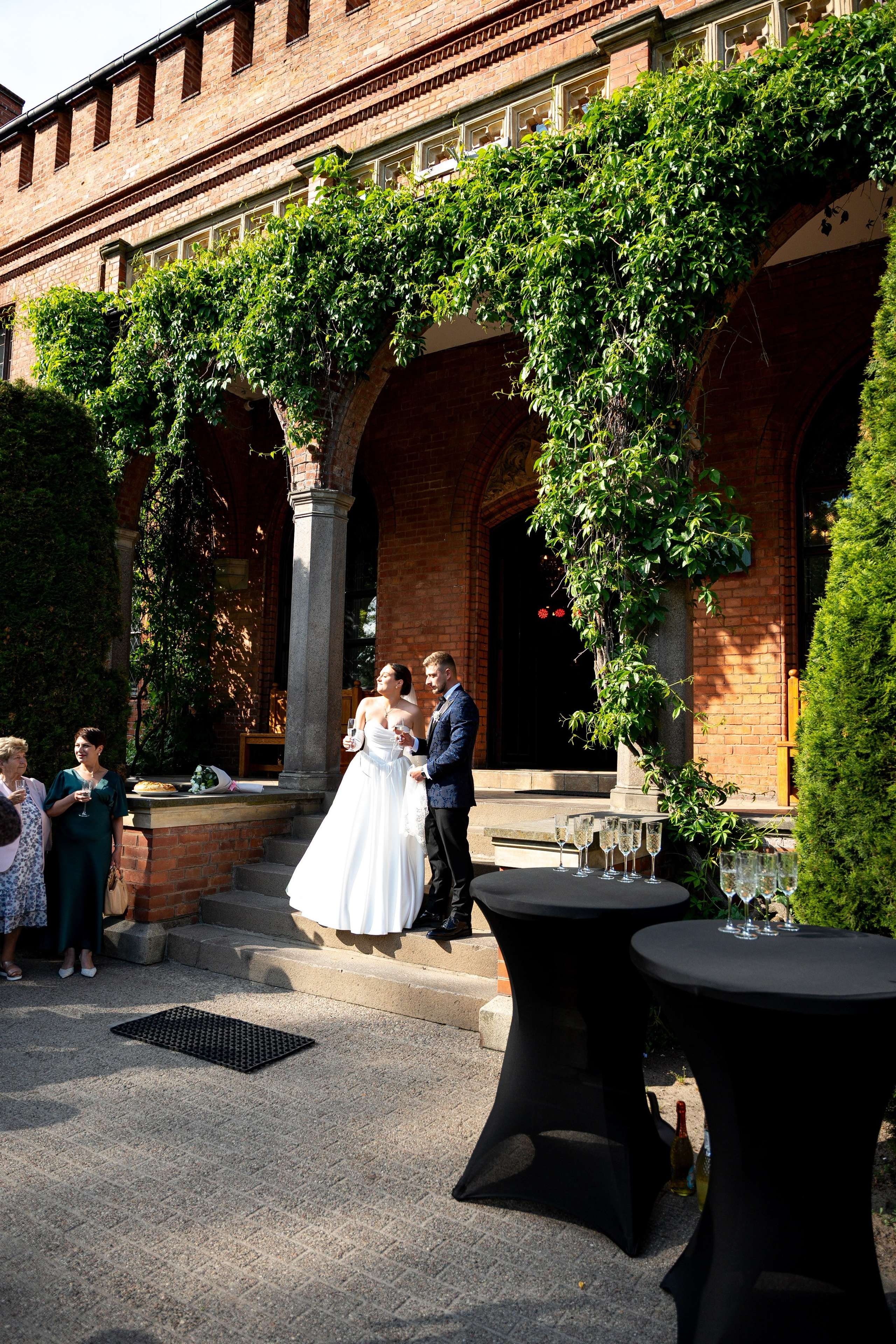 E&N: Zamek w Rzucewie. SL Wedding Photo — Editorial, Elegant & Timeless Wedding Photography in Poland and Across Europe