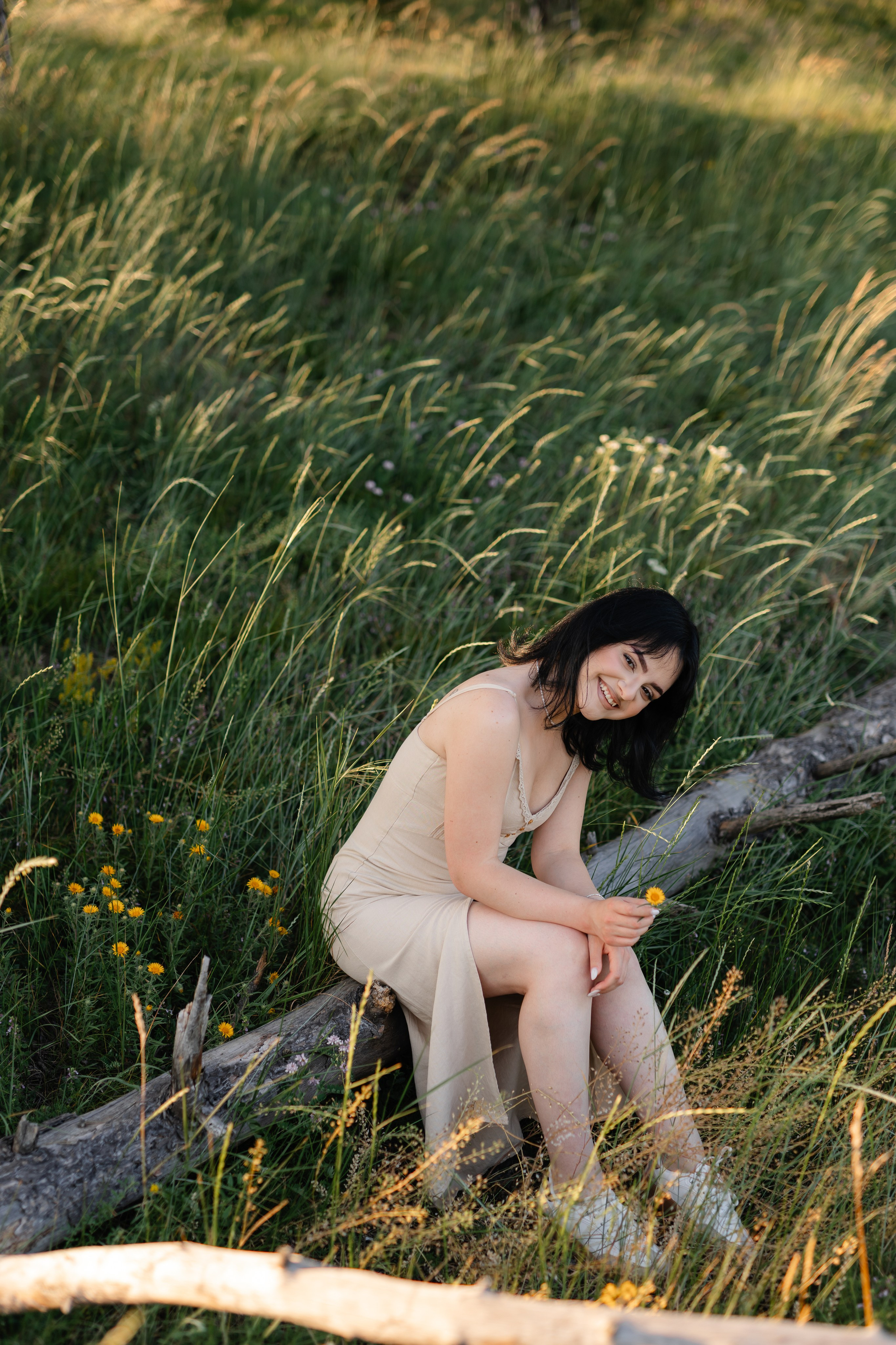 Laura — Portrait. Main