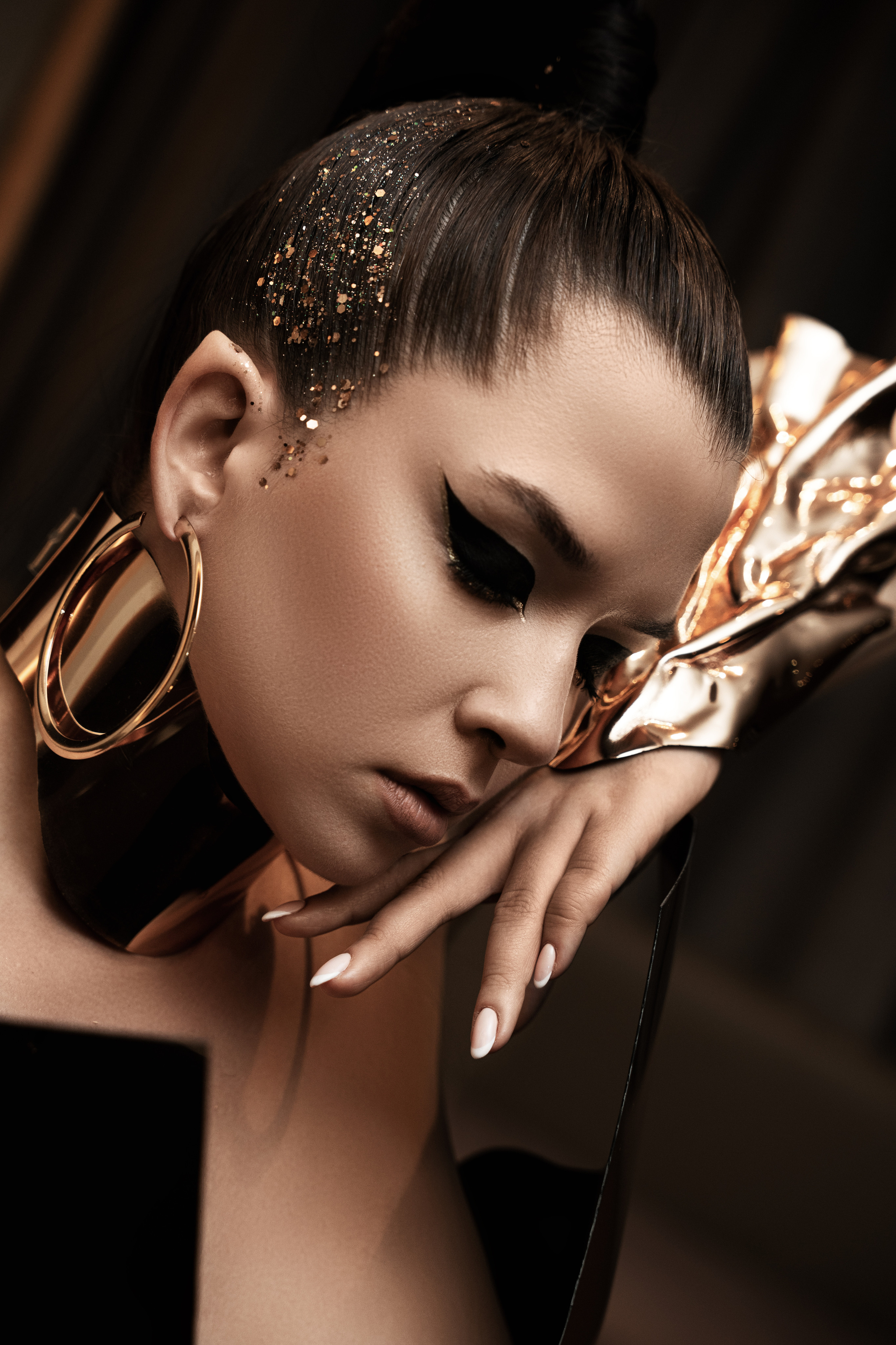 PORTRAIT. Photo and video production. Editing & retouching services. Training