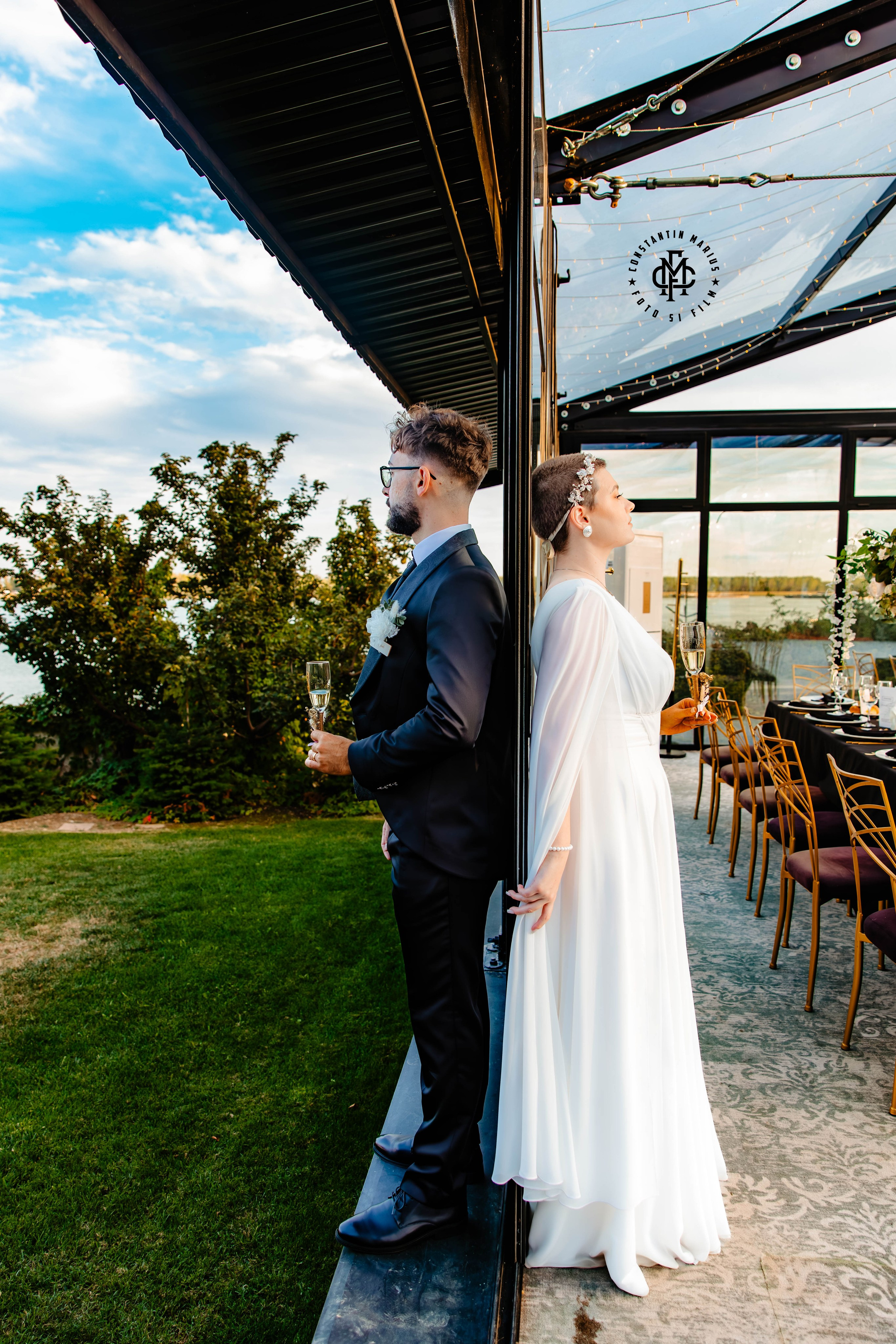 WEDDING PHOTOGRAPHY. DESPRE NOI