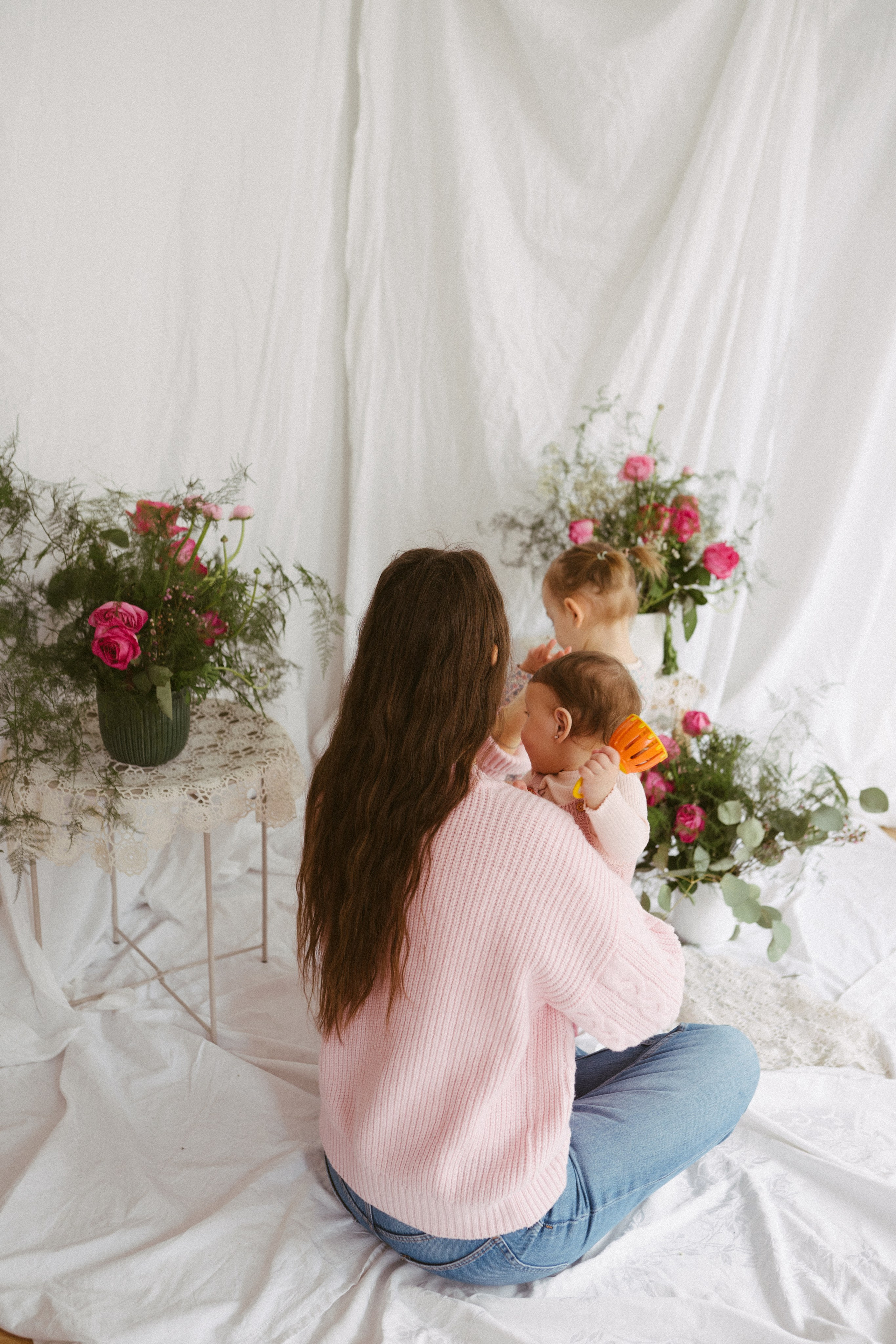 Ședințe Foto Primăvara Colorată Brașov | Mădălina Beda. Madalina Beda- Artist vizual, fotograf, doula la nastere, consultant babywearing Brasov si in toata tara